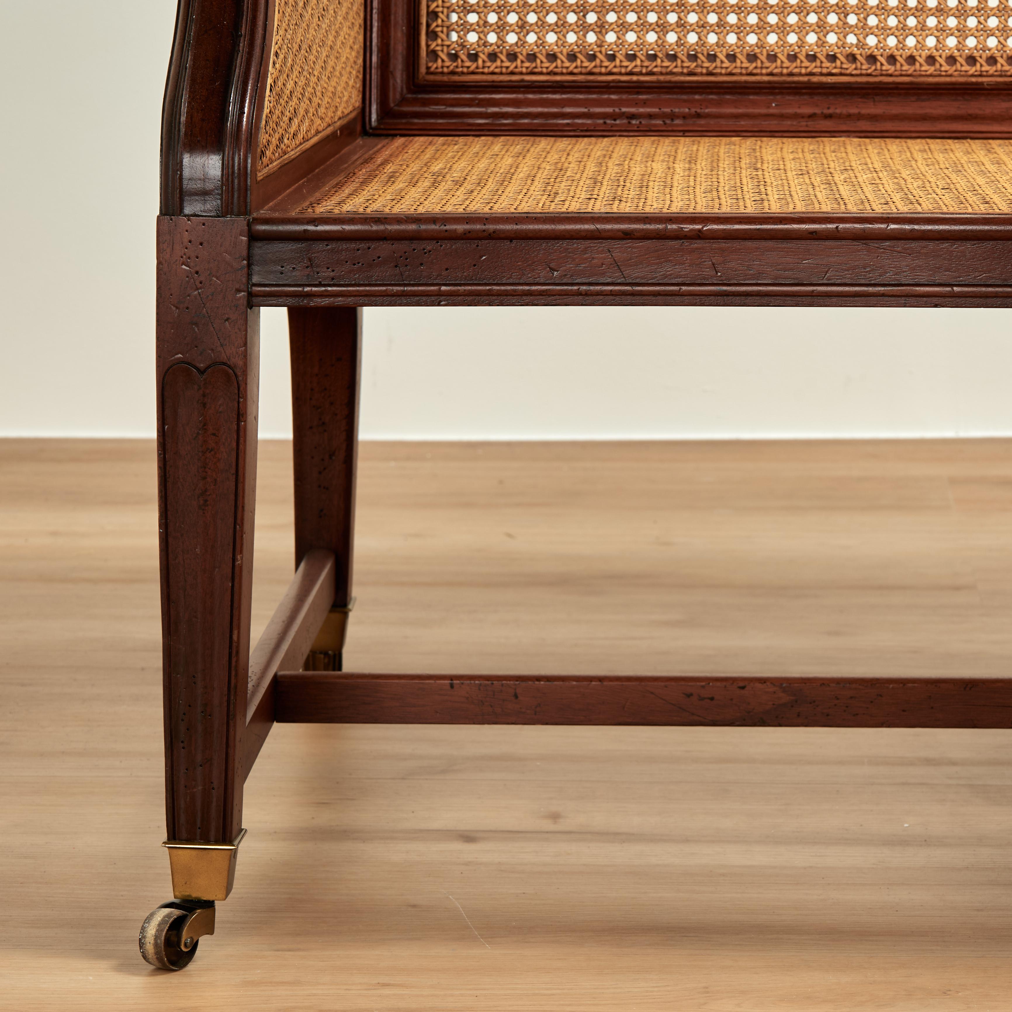 Divano o divano in stile British Colonial d'epoca con doghe in vendita 3