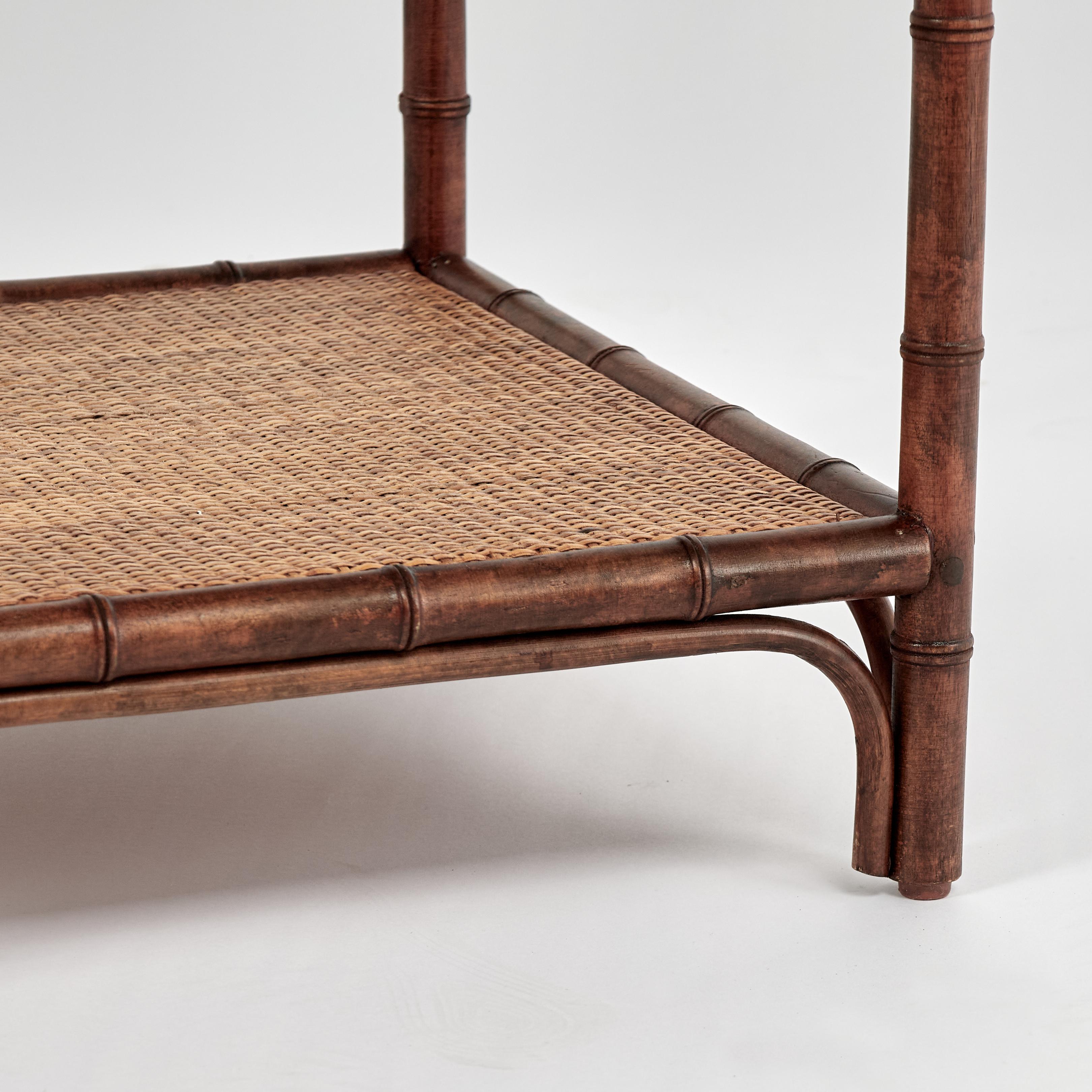 Vintage British Colonial Style Faux Bambus und Grasscloth Stand im Angebot 2