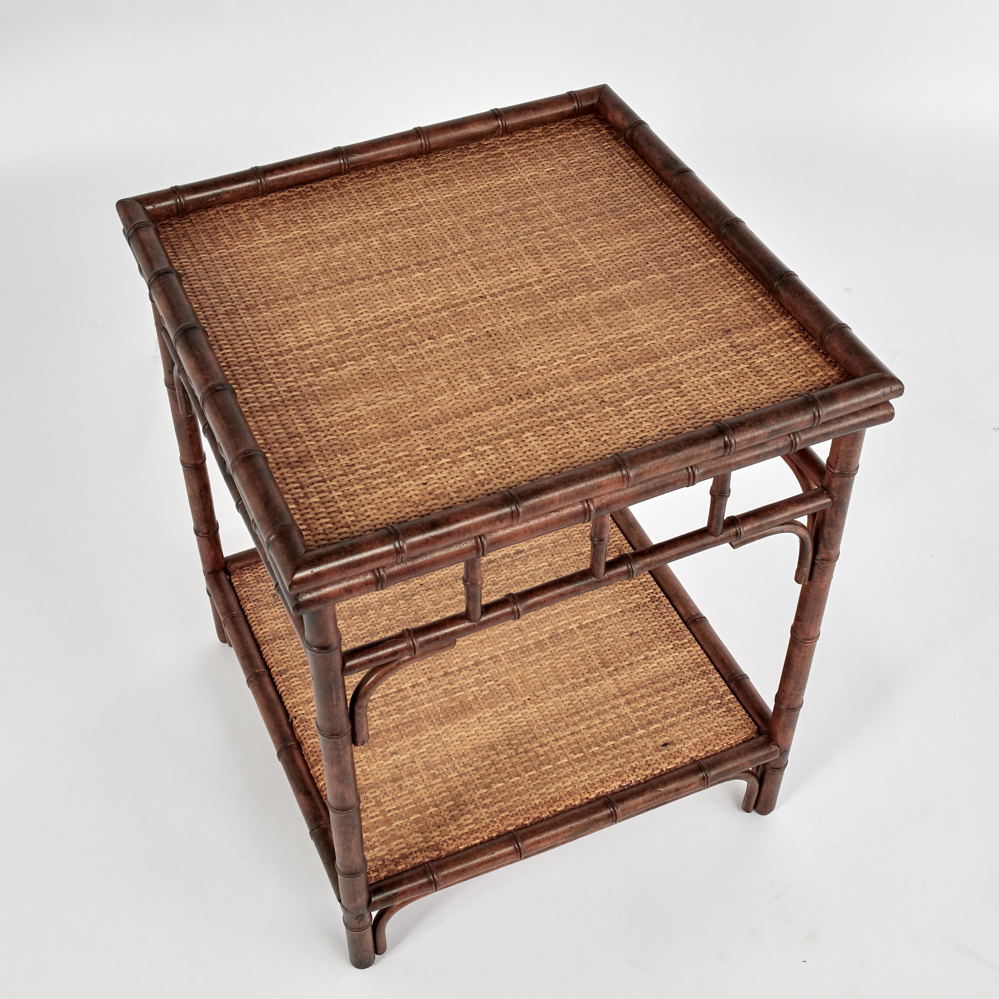 Vintage British Colonial Style Faux Bambus und Grasscloth Stand im Zustand „Gut“ im Angebot in Palm Beach, FL