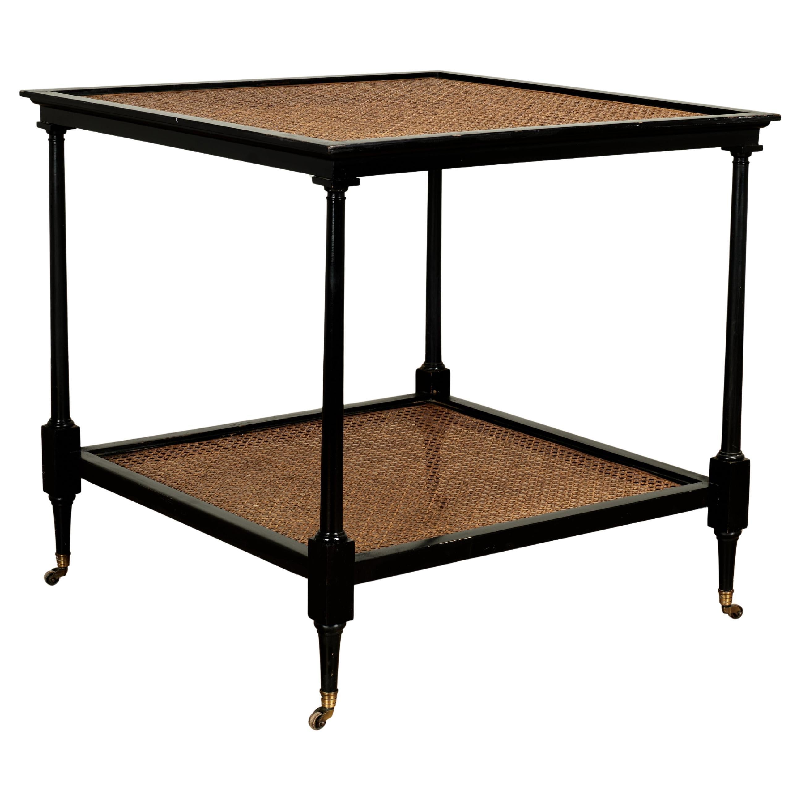 Vintage British Colonial Style Two Tiered Caned Stand oder Tisch im Angebot