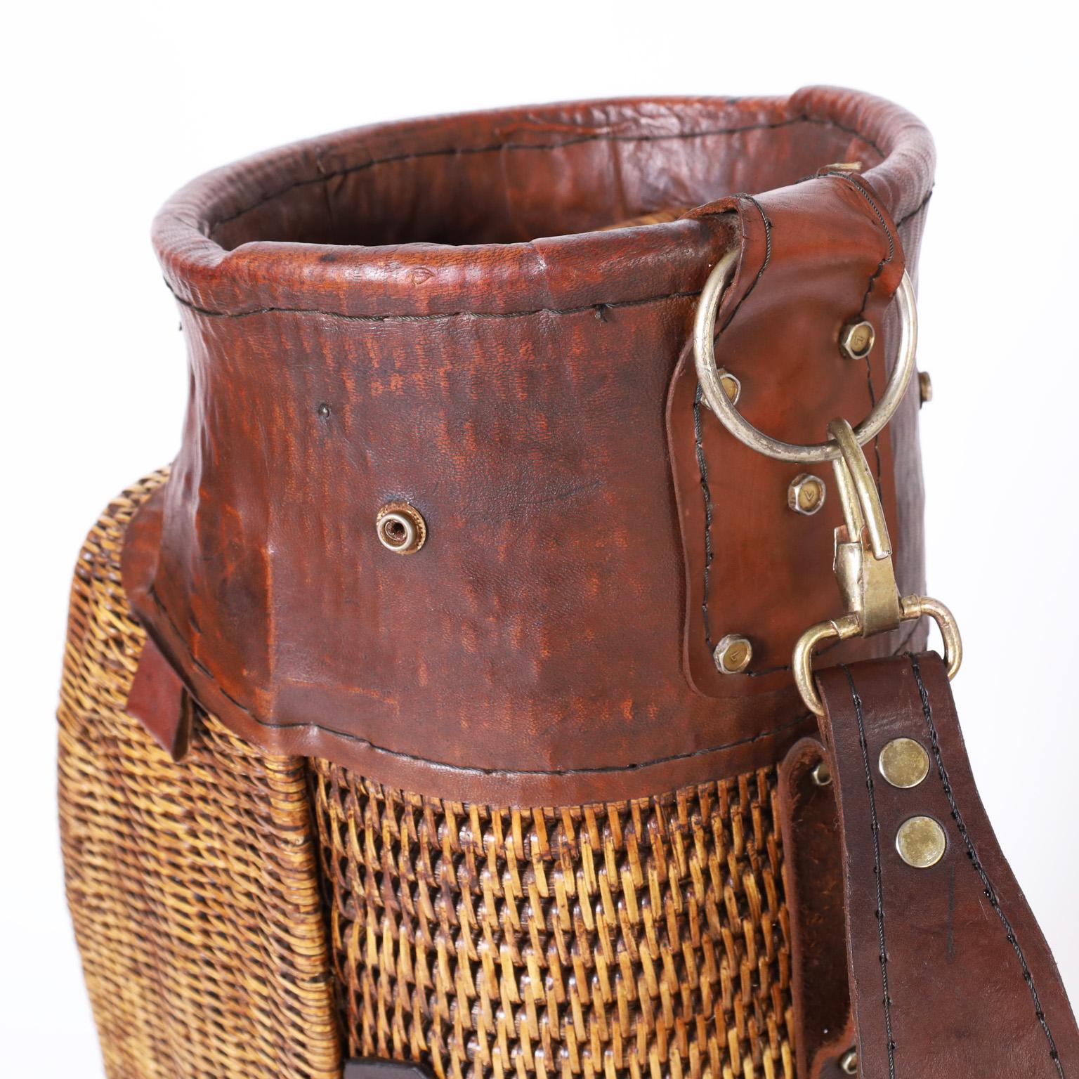 Woven Vintage British Colonial Style Wicker Golf Bag For Sale