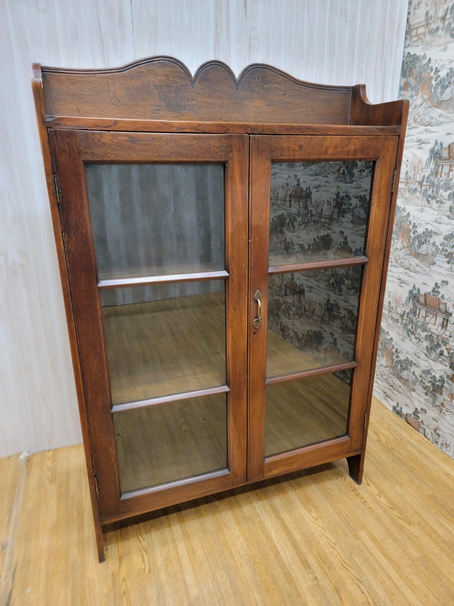 Late 20th Century Vintage Thai British Colonial Teak and Glass Display Cabinet For Sale