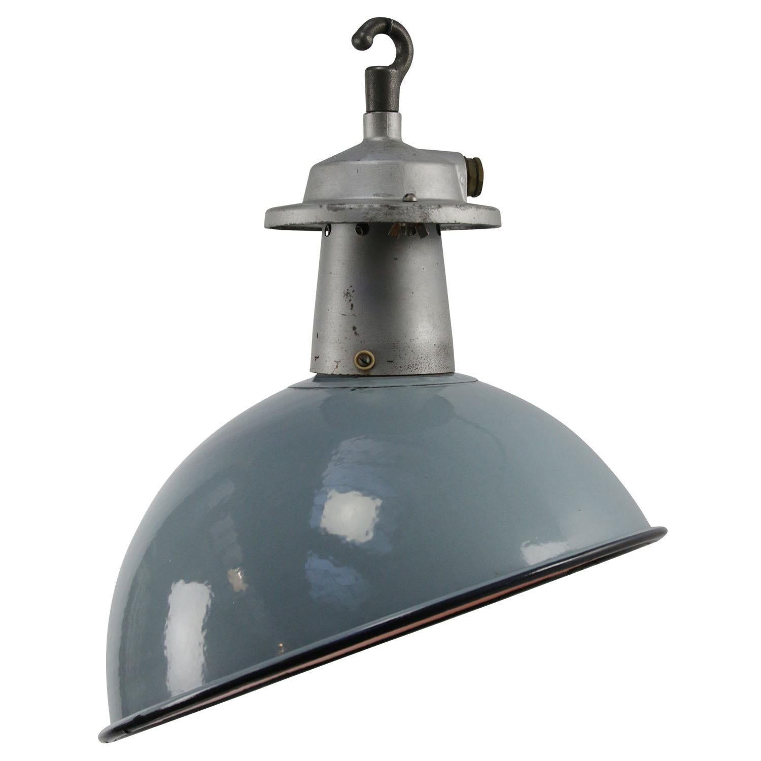 British Asymmetrical grey industrial pendant
Grey enamel with cast aluminium top.
Rare model used in warehouses and factories

Weight: 2.00 kg / 4.4 lb.

Priced per individual item. All lamps have been made suitable by international standards