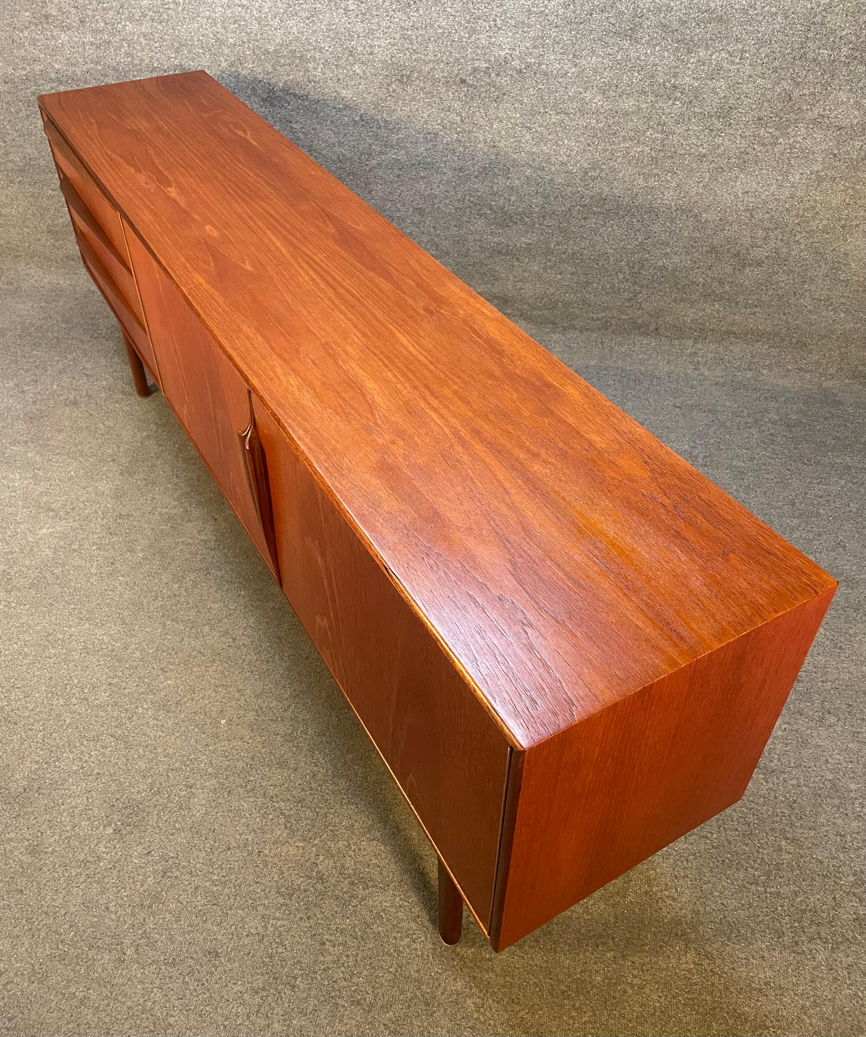 Vintage British Mid-Century Modern Teak Credenza by McIntosh In Good Condition In San Marcos, CA