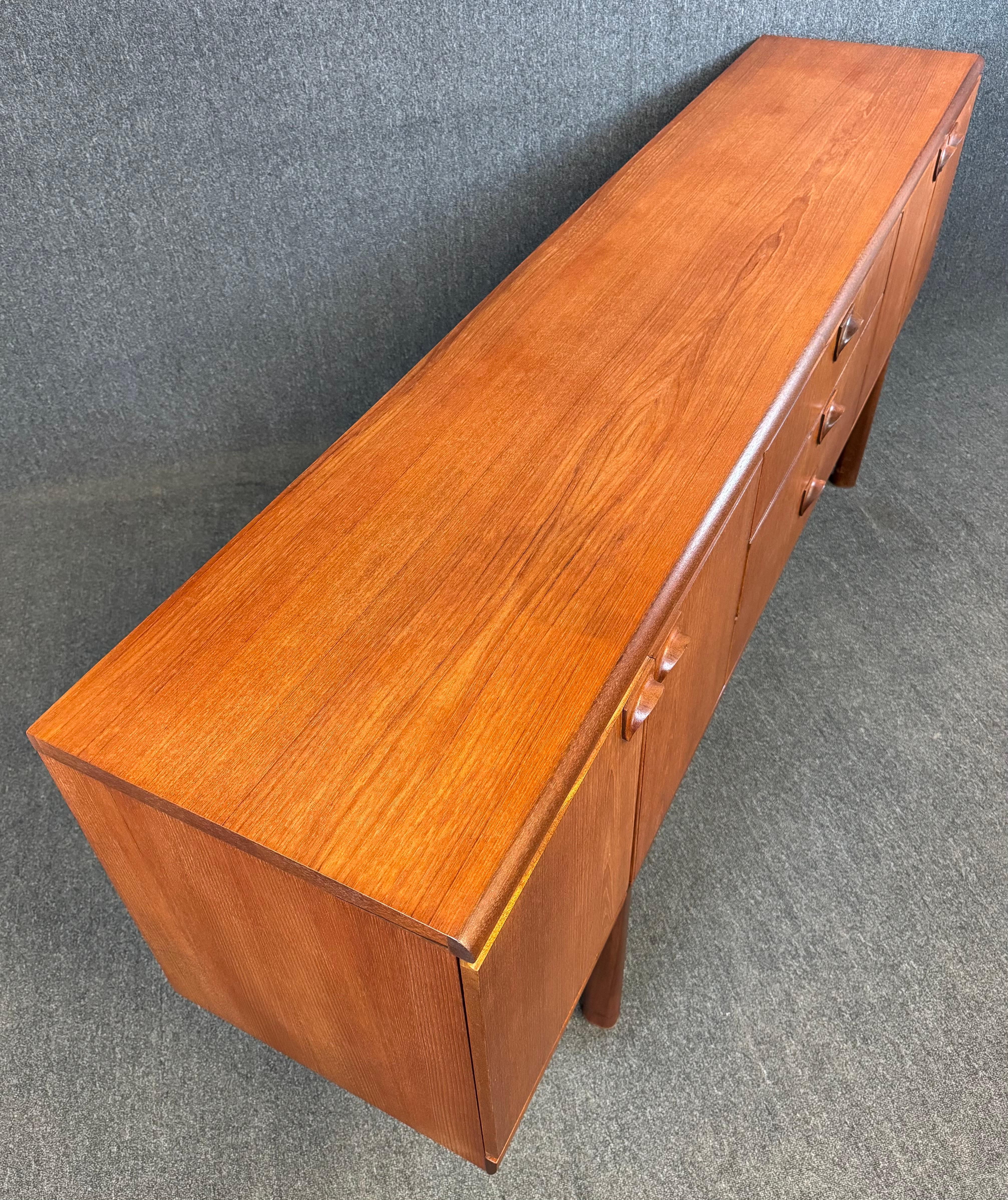 Vintage British Mid Century Modern Teak Credenza by McIntosh In Good Condition For Sale In San Marcos, CA