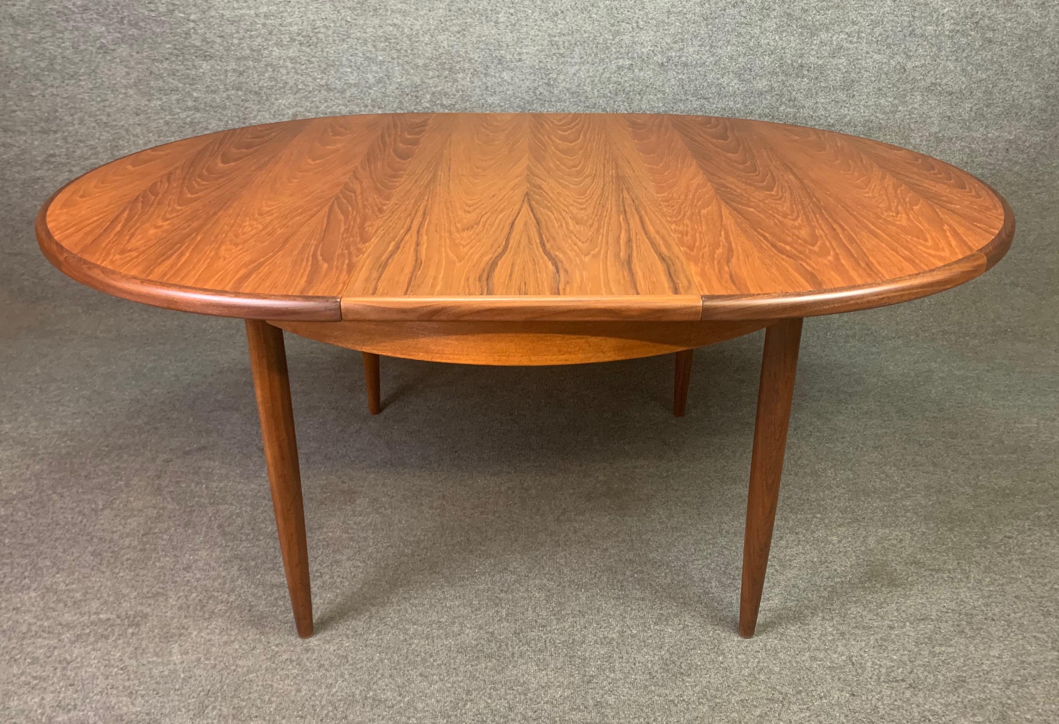 Vintage British Mid-Century Modern Teak Dining Round Table by G Plan In Good Condition In San Marcos, CA