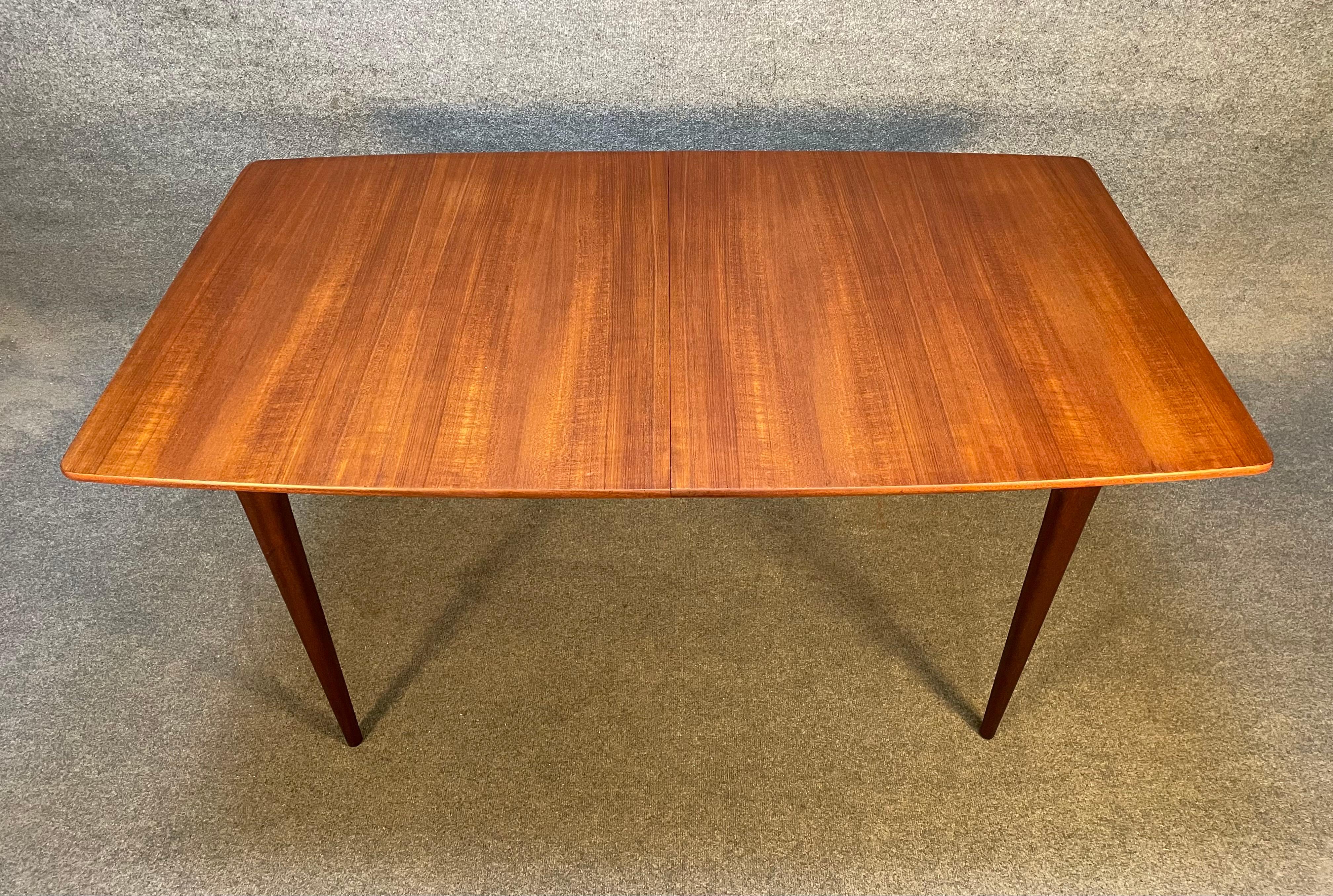 Vintage British Mid-Century Modern Teak Dining Table by McIntosh In Good Condition In San Marcos, CA