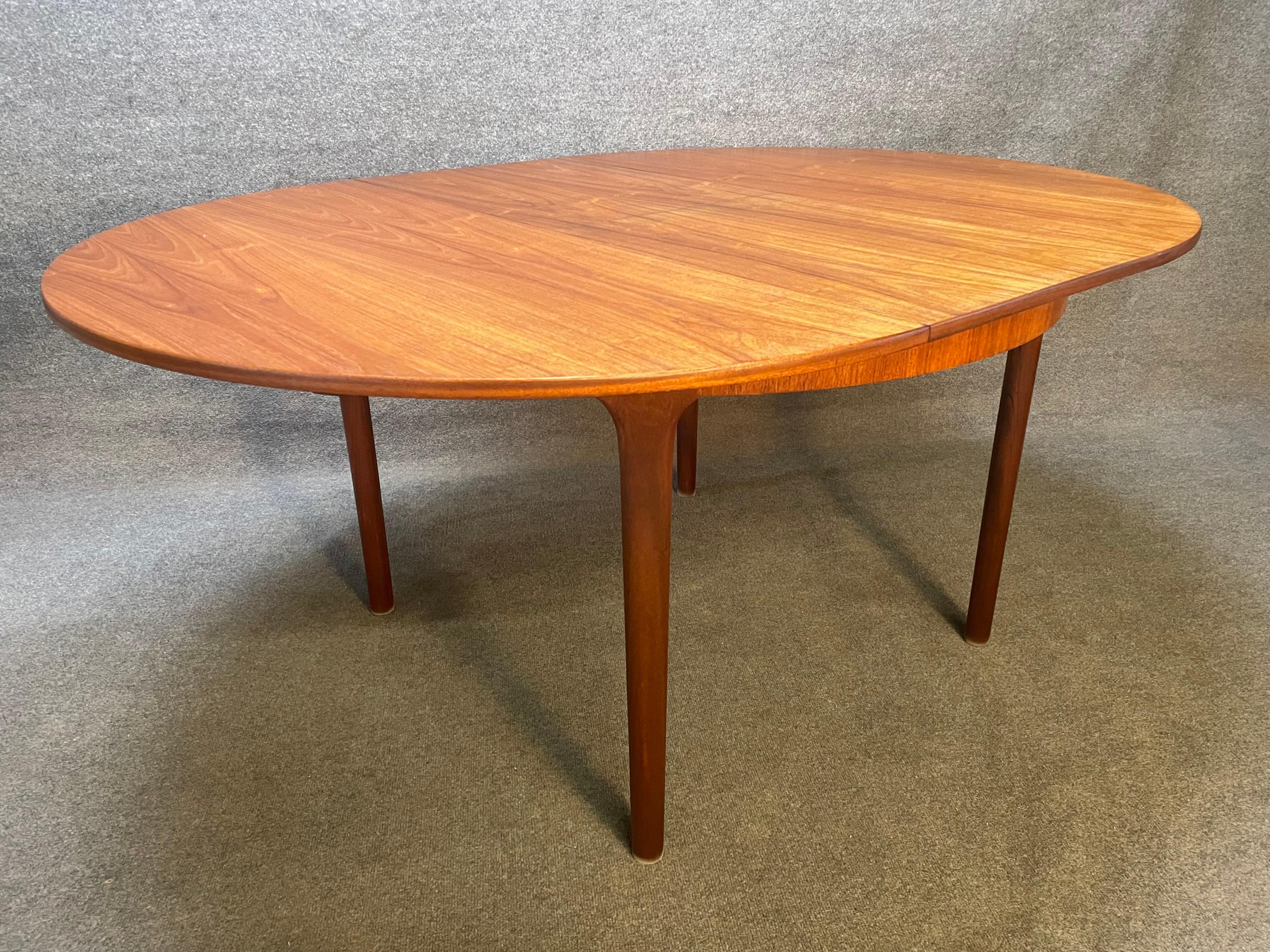 Vintage British Mid Century Modern Teak Round Dining Table by A.H. McIntosh In Good Condition In San Marcos, CA