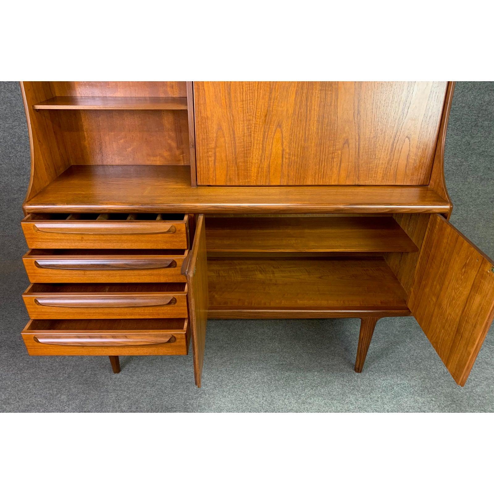 Vintage British Mid-Century Modern Teak Secretary Desk by A. Younger Ltd. In Good Condition In San Marcos, CA