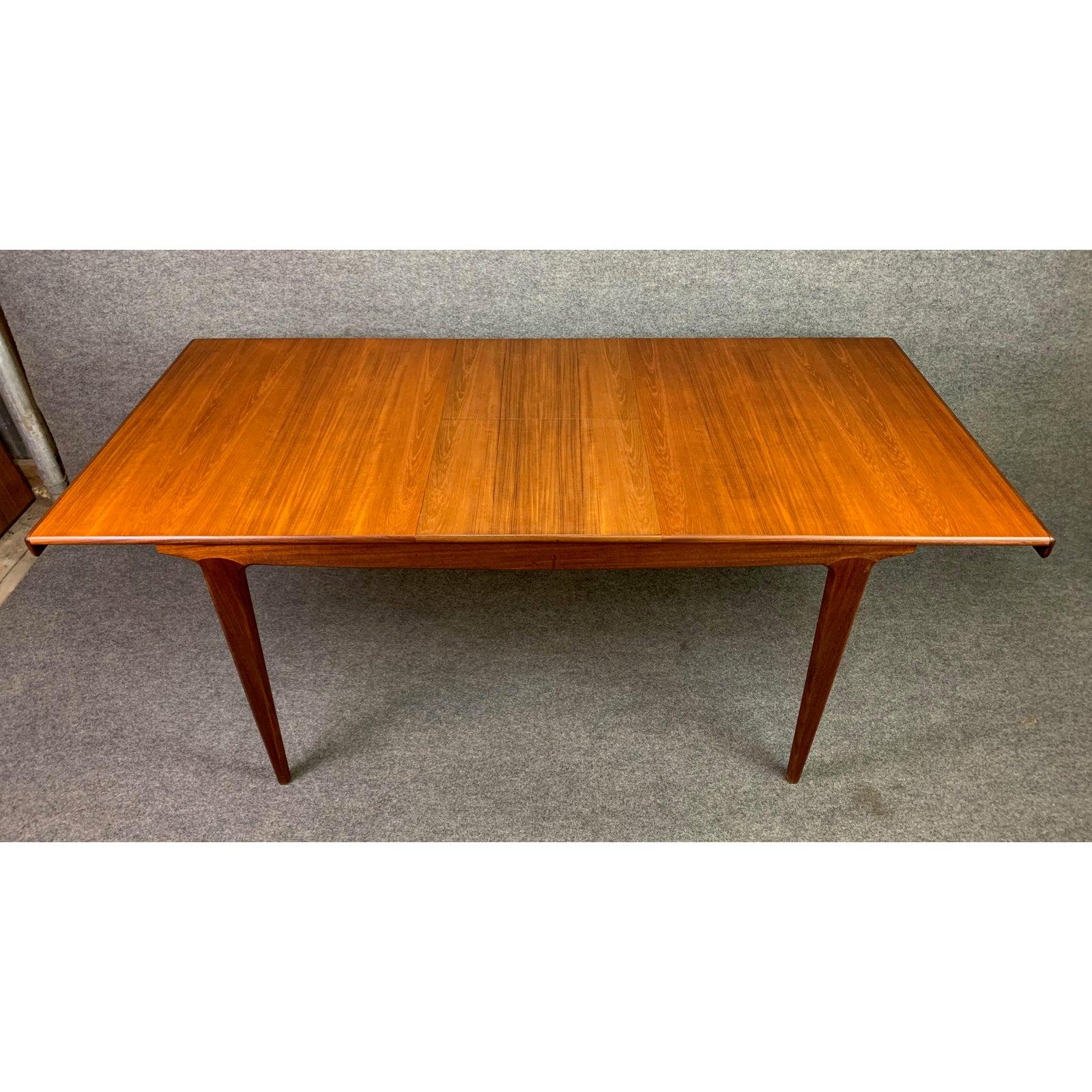 Vintage British Midcentury Teak Dining Table by John Herbert for A. Younger Ltd In Good Condition In San Marcos, CA