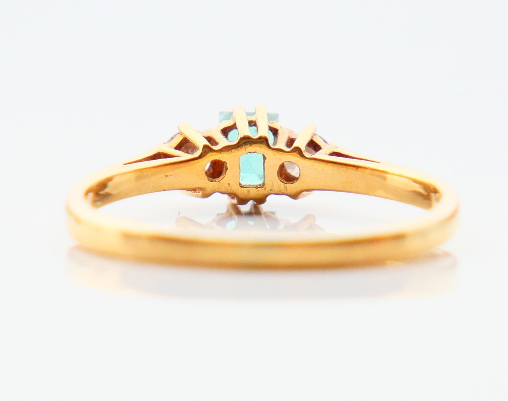 Taille coussin Vintage British Ring Emerald Diamond solid 18K Gold Ø 7.5US/ 2.1g en vente