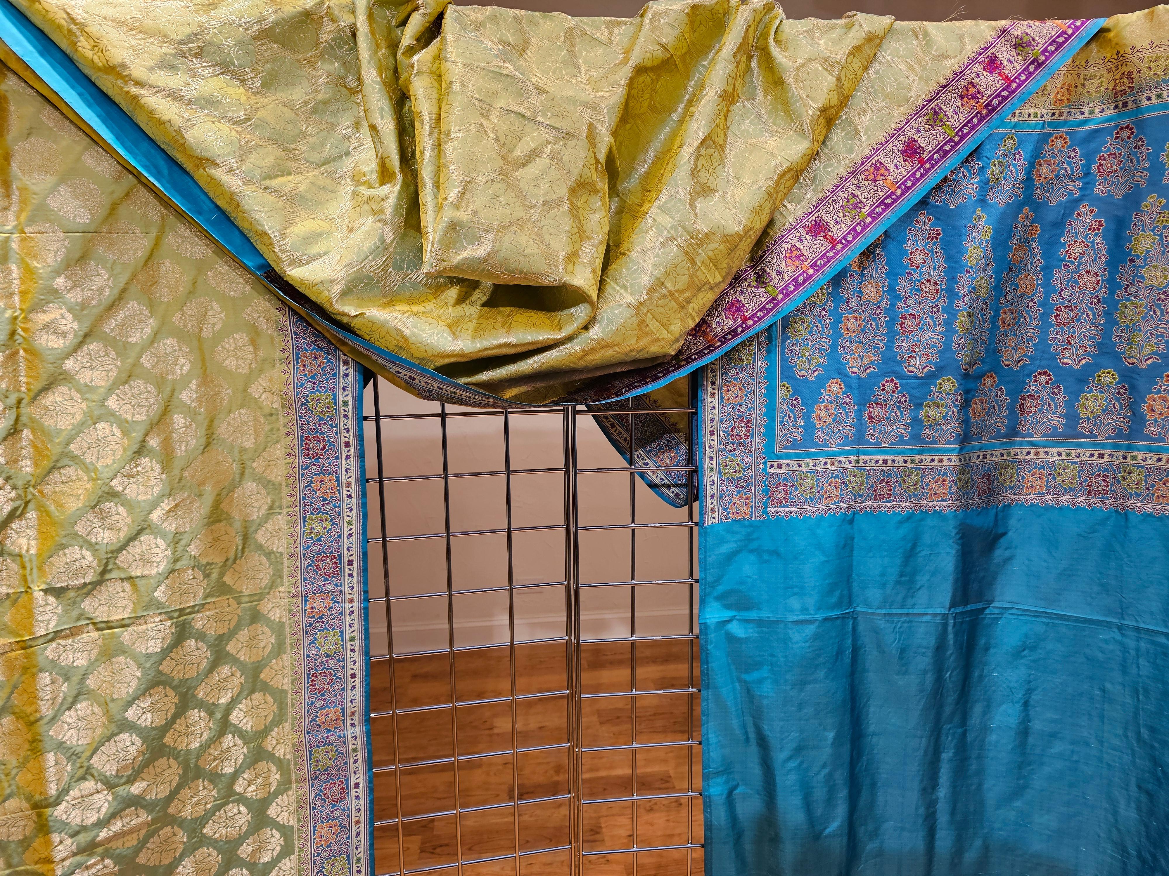Indien Textile vintage en brocart à motif cachemire en bleu, vert pâle, or en vente