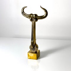 Sculpture en bronze abstraite Brutalist Bull Fighter par Prince Monyo, 1970