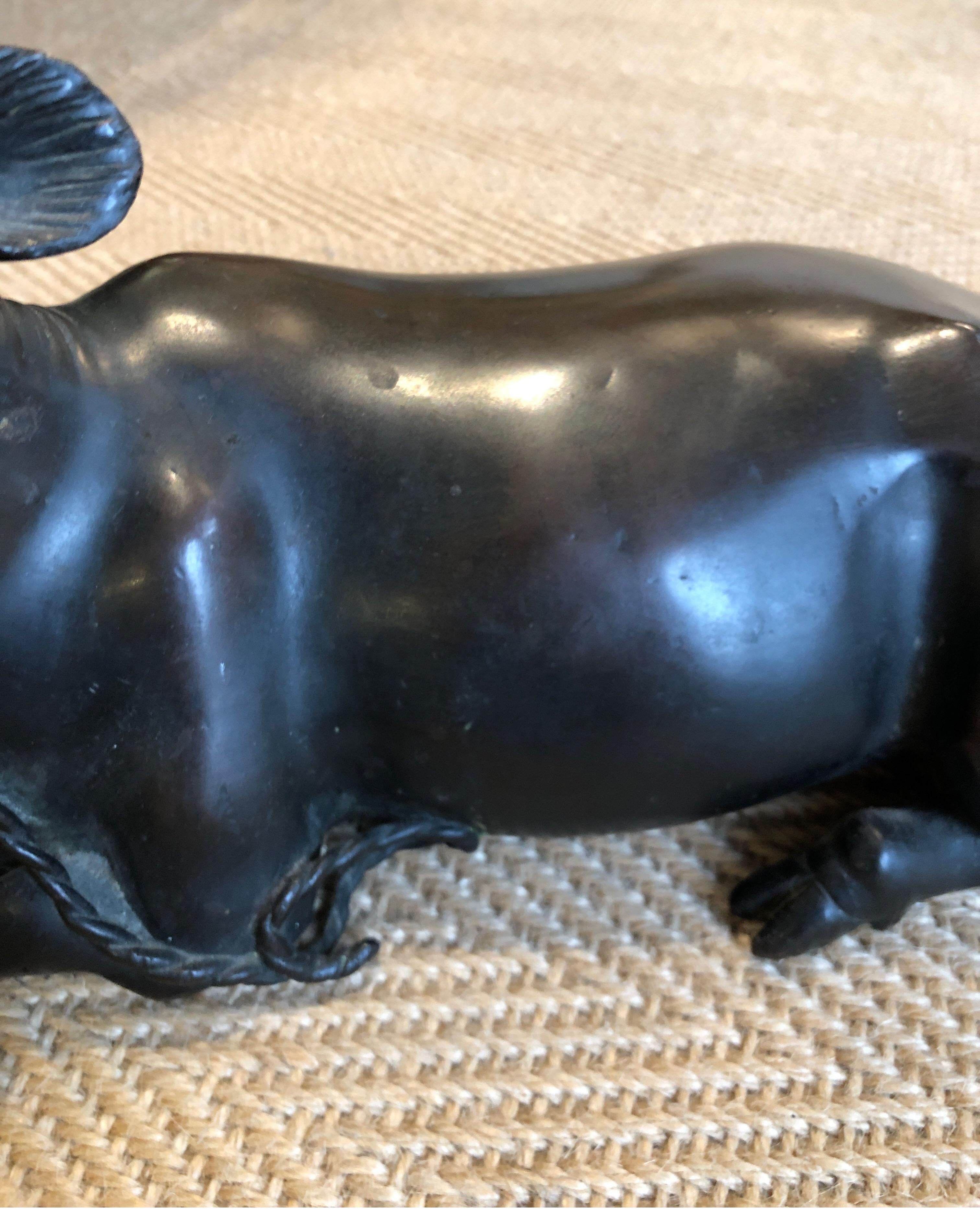 Vintage Bronze Bull Laying Down Bon état - En vente à Los Angeles, CA