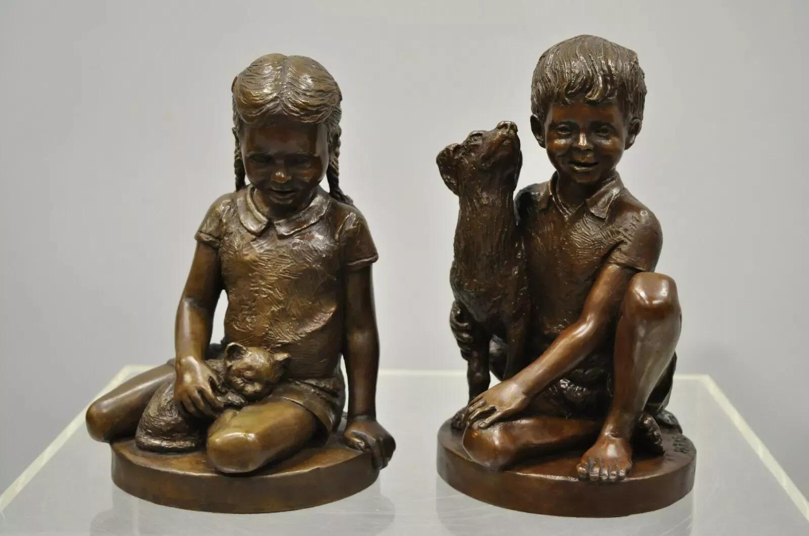 Escultura estatua de bronce vintage Charles Parks The Franklin Mint Niño con perro en venta 3