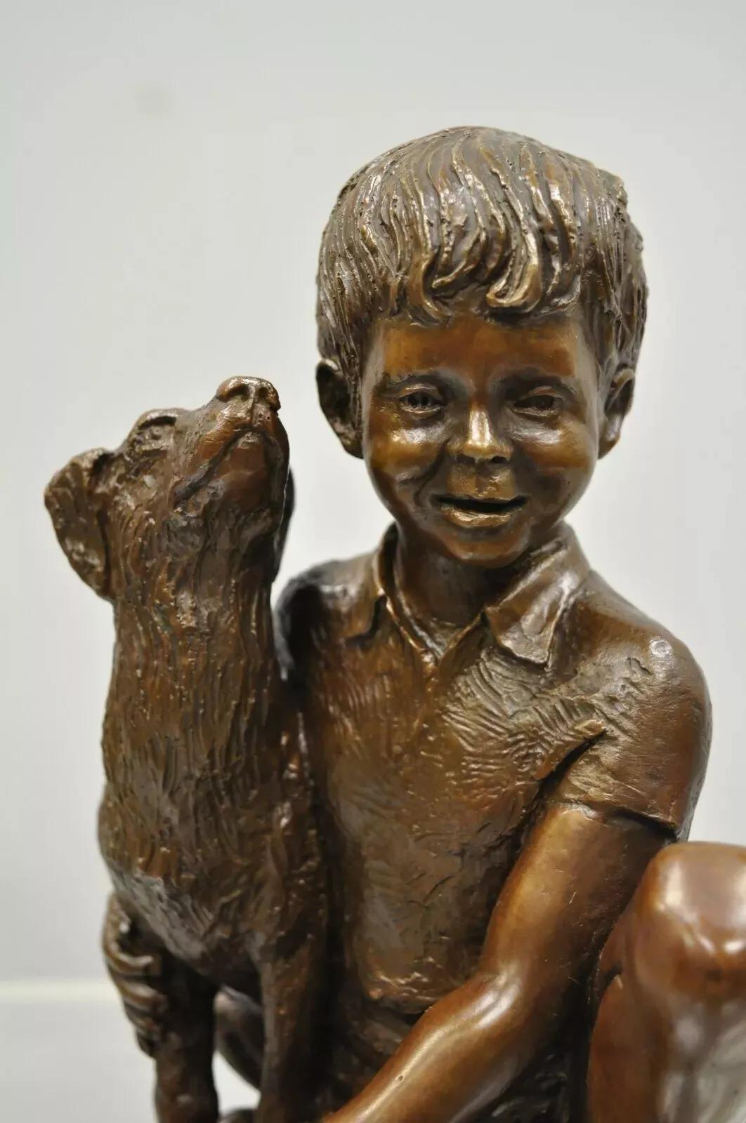 Escultura estatua de bronce vintage Charles Parks The Franklin Mint Niño con perro Otro en venta
