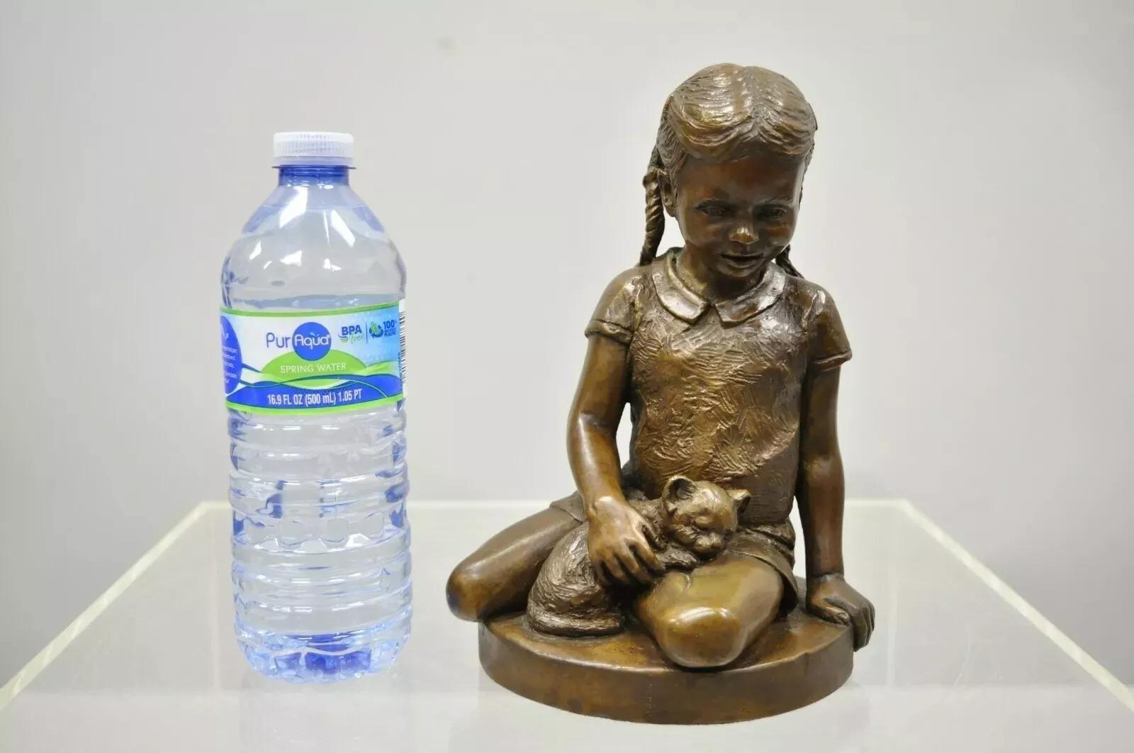 Scultura in bronzo vintage di Charles Parks The Franklin MInt Ragazza con gattino in vendita 4