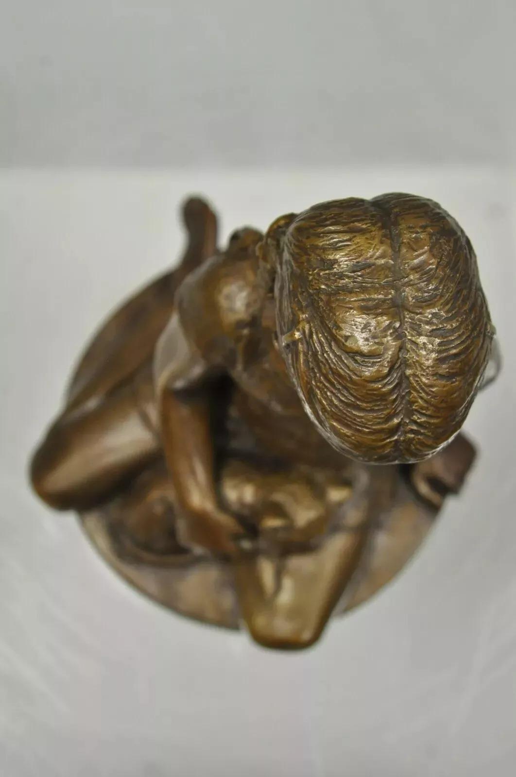 Scultura in bronzo vintage di Charles Parks The Franklin MInt Ragazza con gattino In condizioni buone in vendita a Philadelphia, PA