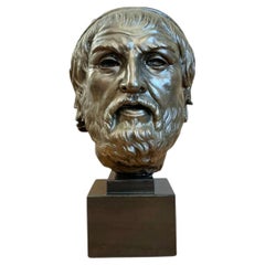 Escultura clásica de un busto de Sófocles en bronce de estilo vintage