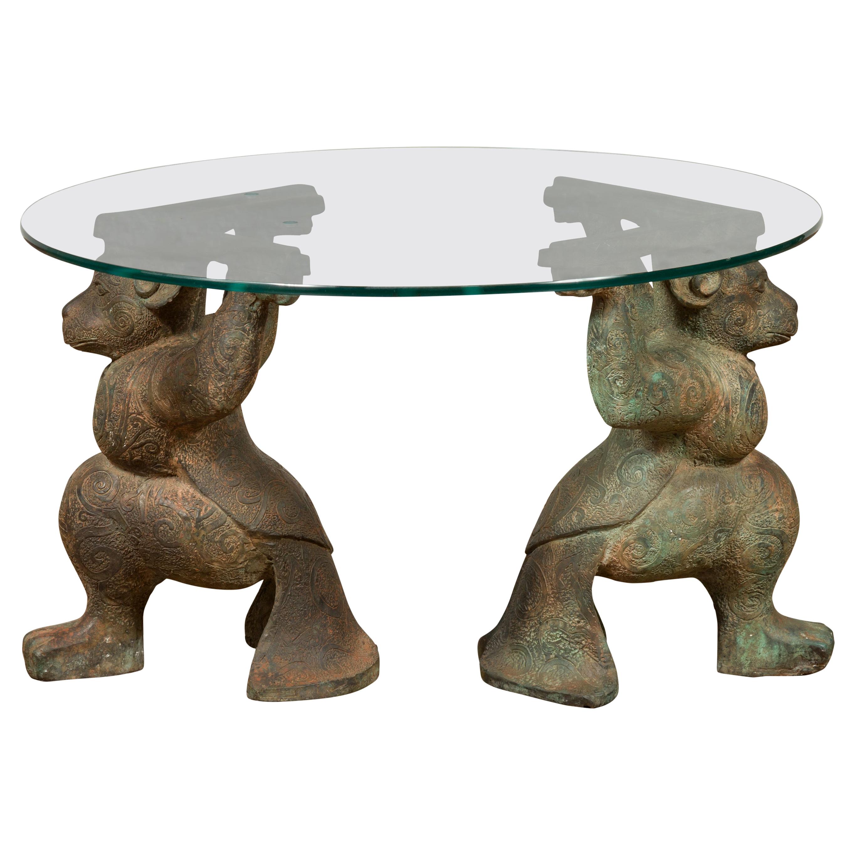 Base de table basse vintage en bronze à deux singes avec patine vert-de-gris