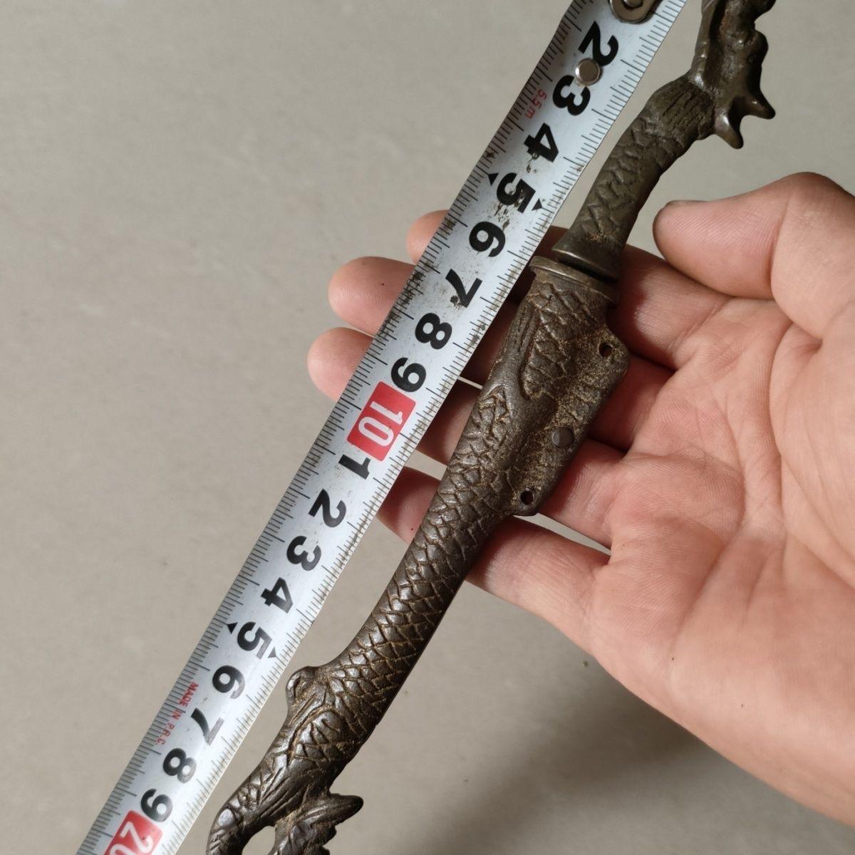 Vintage Bronze Dragon Sword with Cover In Fair Condition For Sale In 景德镇市, CN