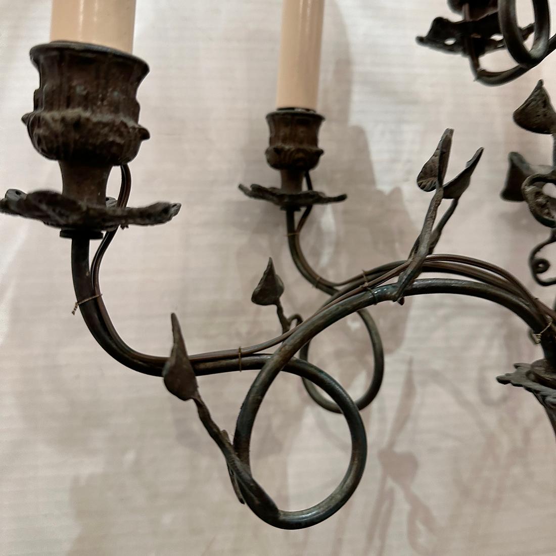 Lustre à feuillage en bronze vintage Bon état - En vente à New York, NY