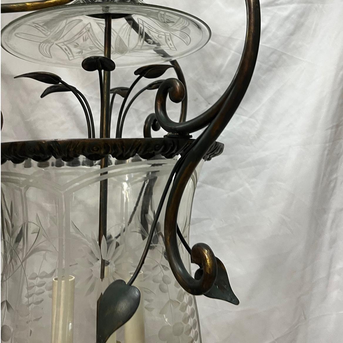 Farol Vintage Bronce Follaje con Inserción de Cristal en Bueno estado para la venta en New York, NY