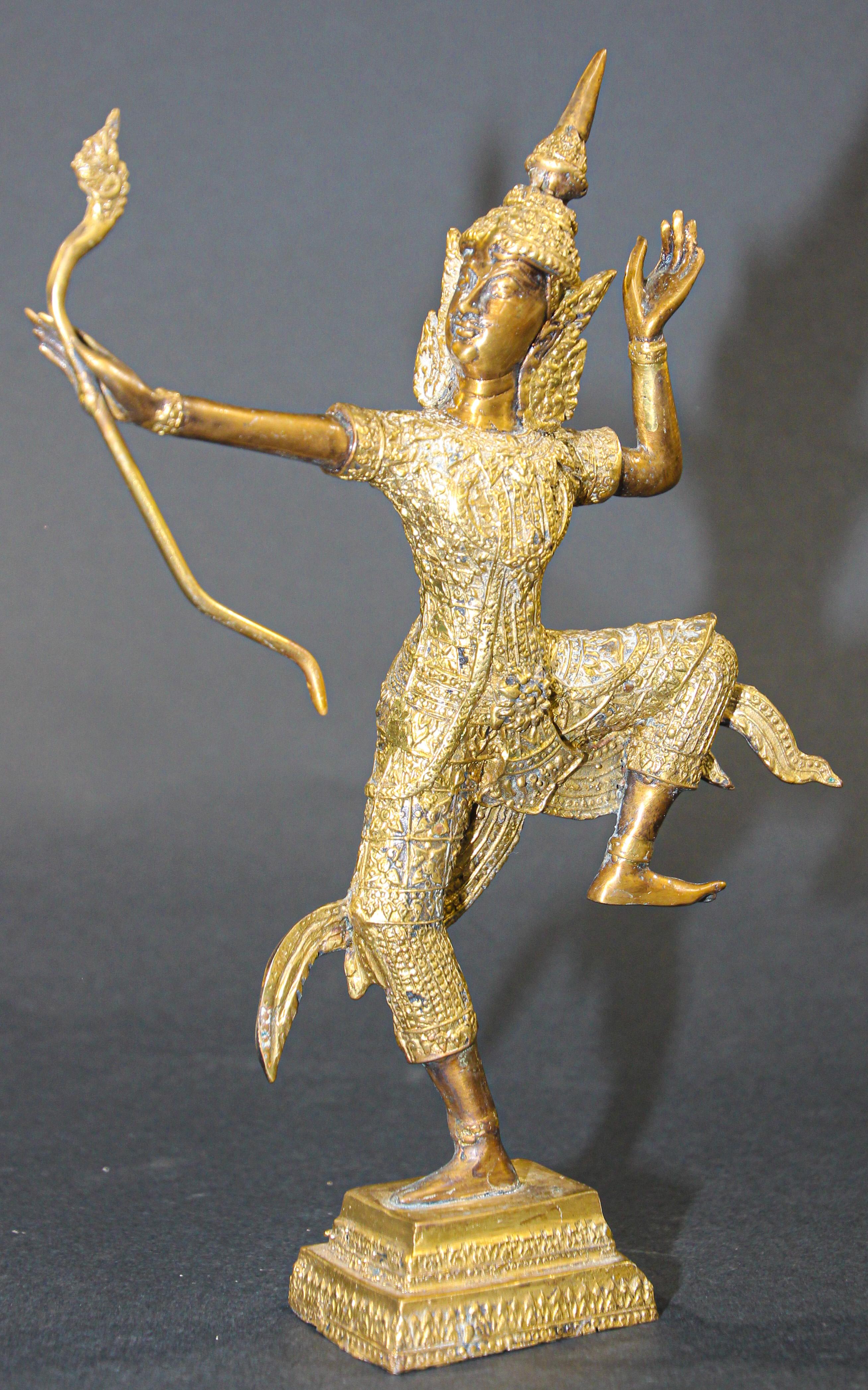 Thailändische vergoldete Bronzefigur von Prinz Rama mit einer Schleife, vergoldet 5