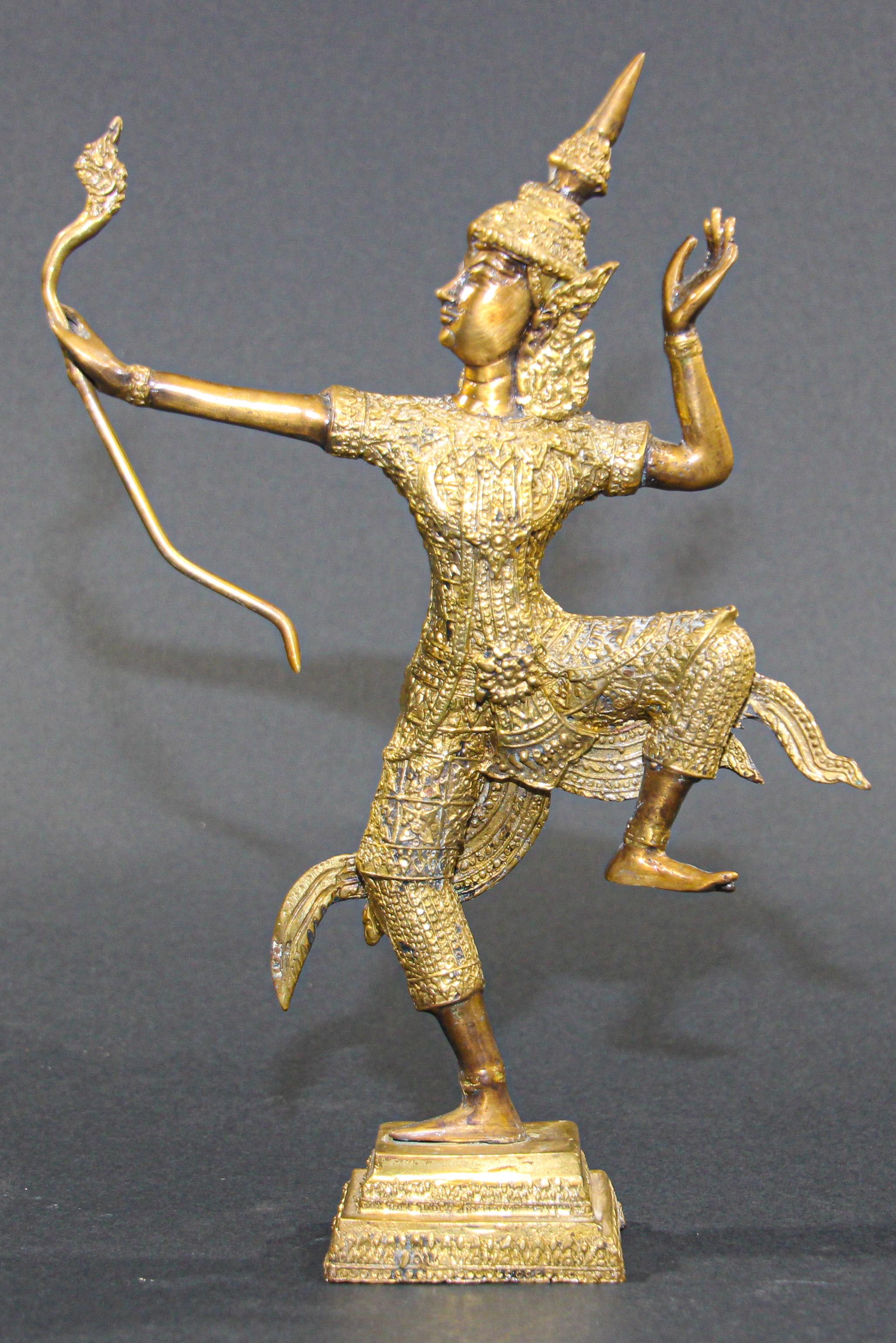 Thailändische vergoldete Bronzefigur von Prinz Rama mit einer Schleife, vergoldet 8