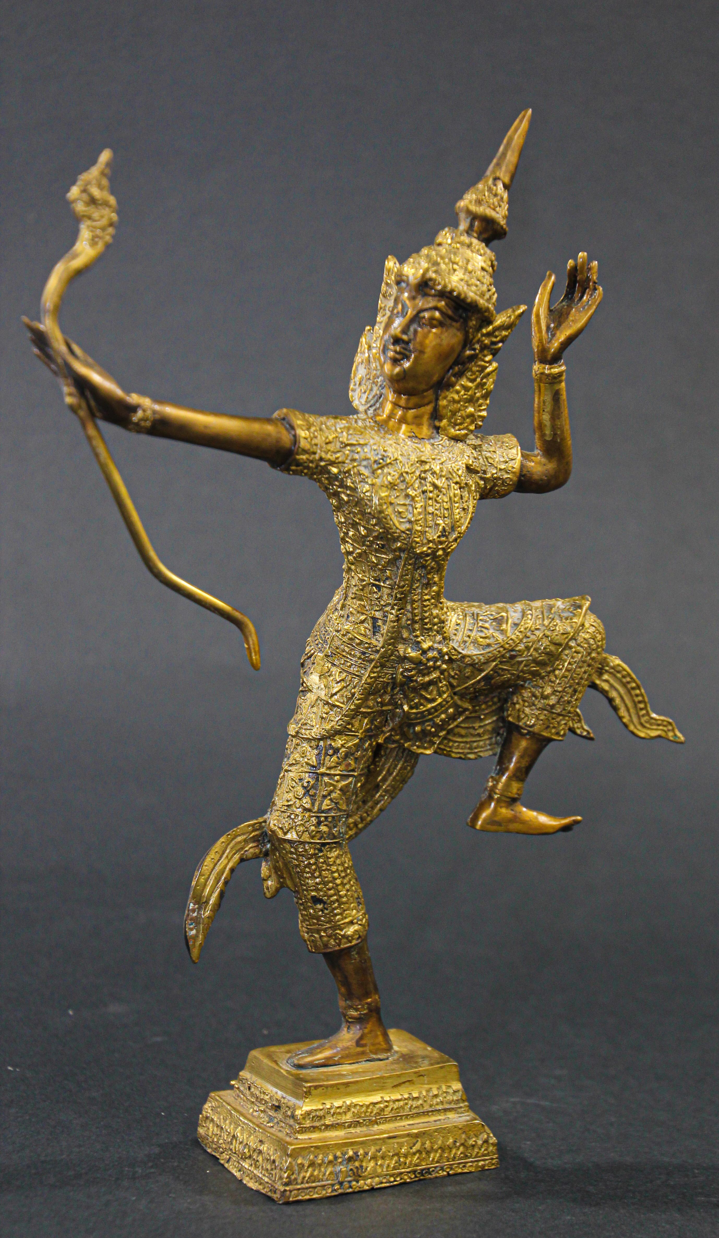 Thailändische vergoldete Bronzefigur von Prinz Rama mit einer Schleife, vergoldet 12