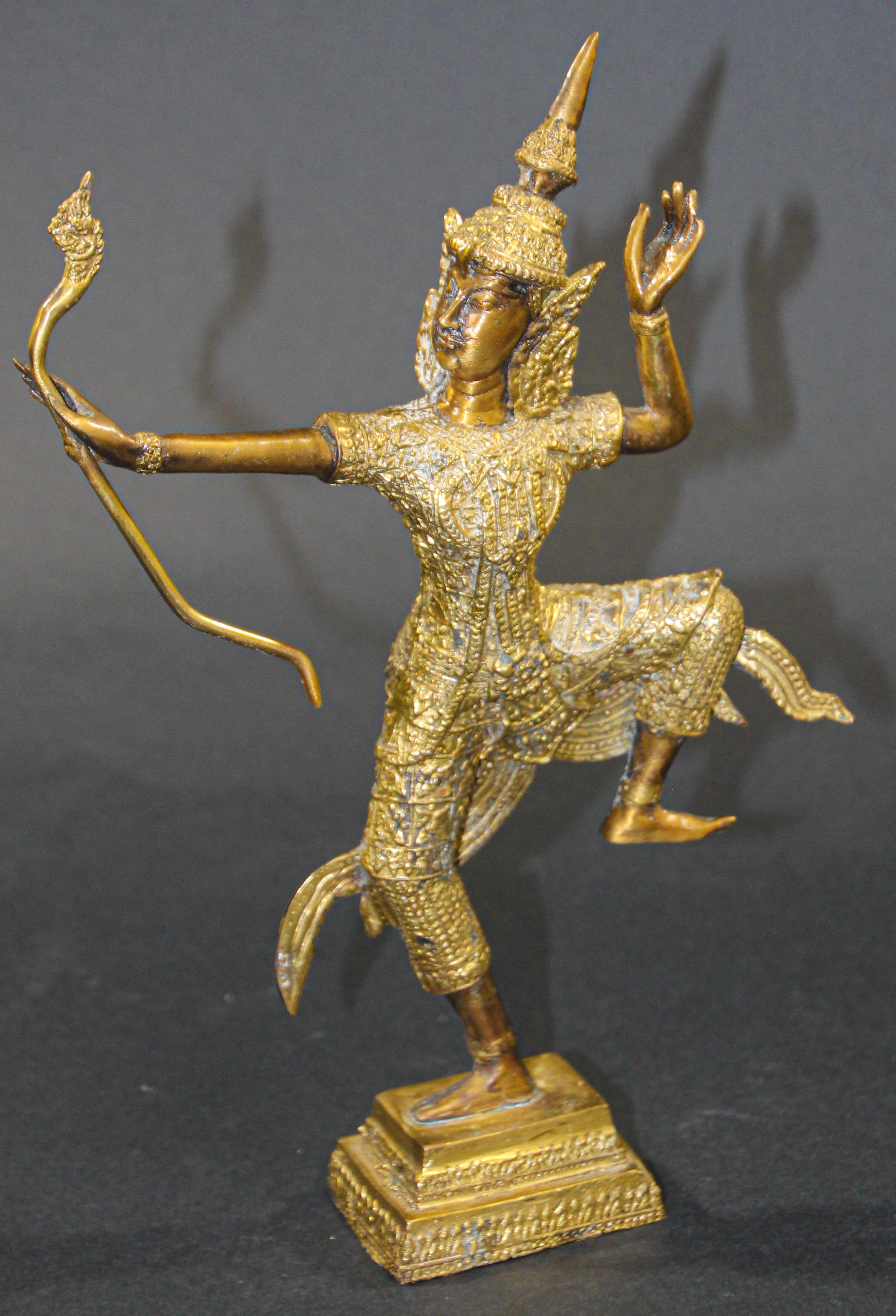 Thailändische vergoldete Bronzefigur von Prinz Rama mit einer Schleife, vergoldet 14