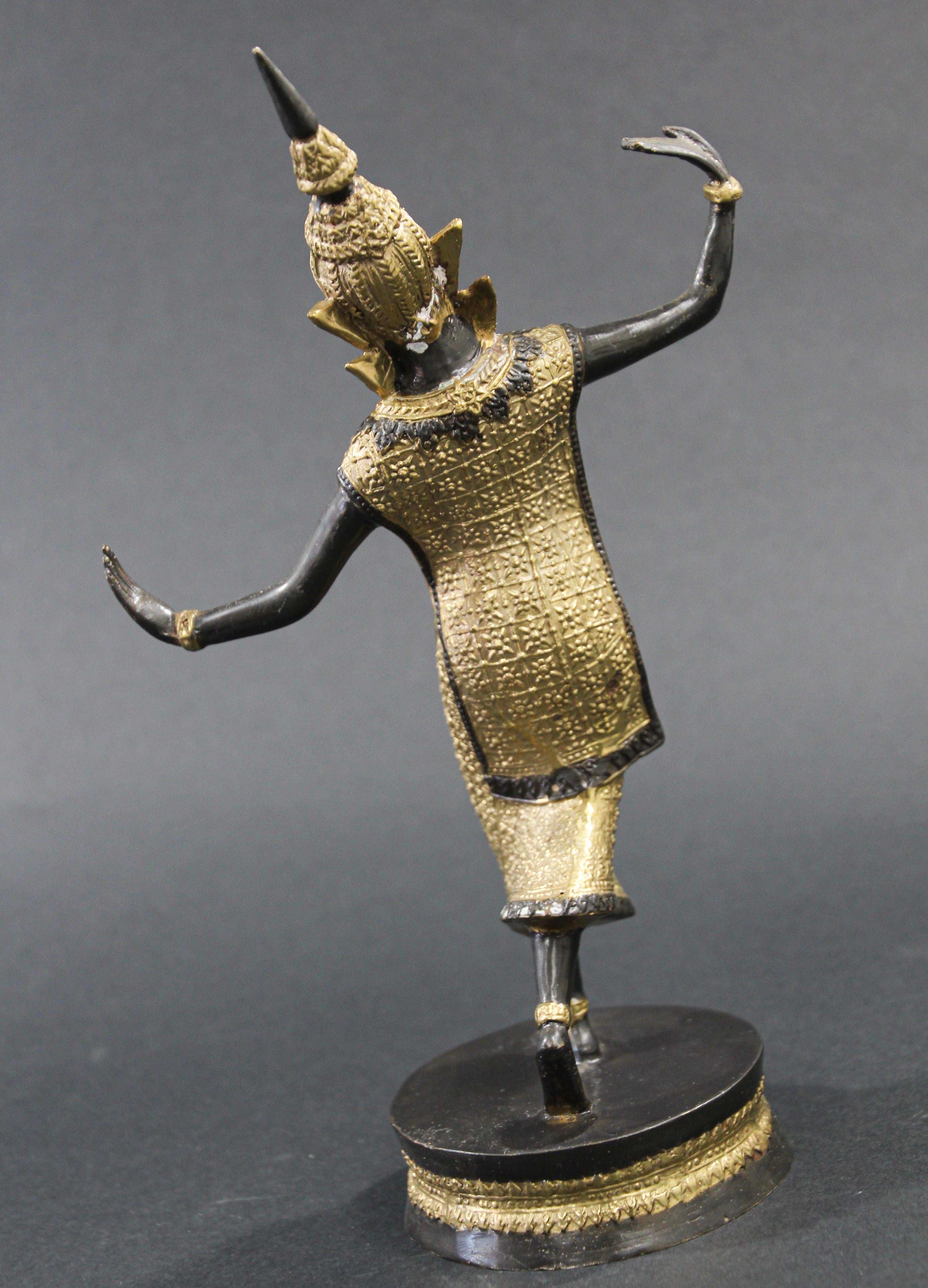 Vergoldete thailändische Teppanom- Tempelschutz-Tänzer-Statue-Skulptur aus Bronze, Vintage im Angebot 3