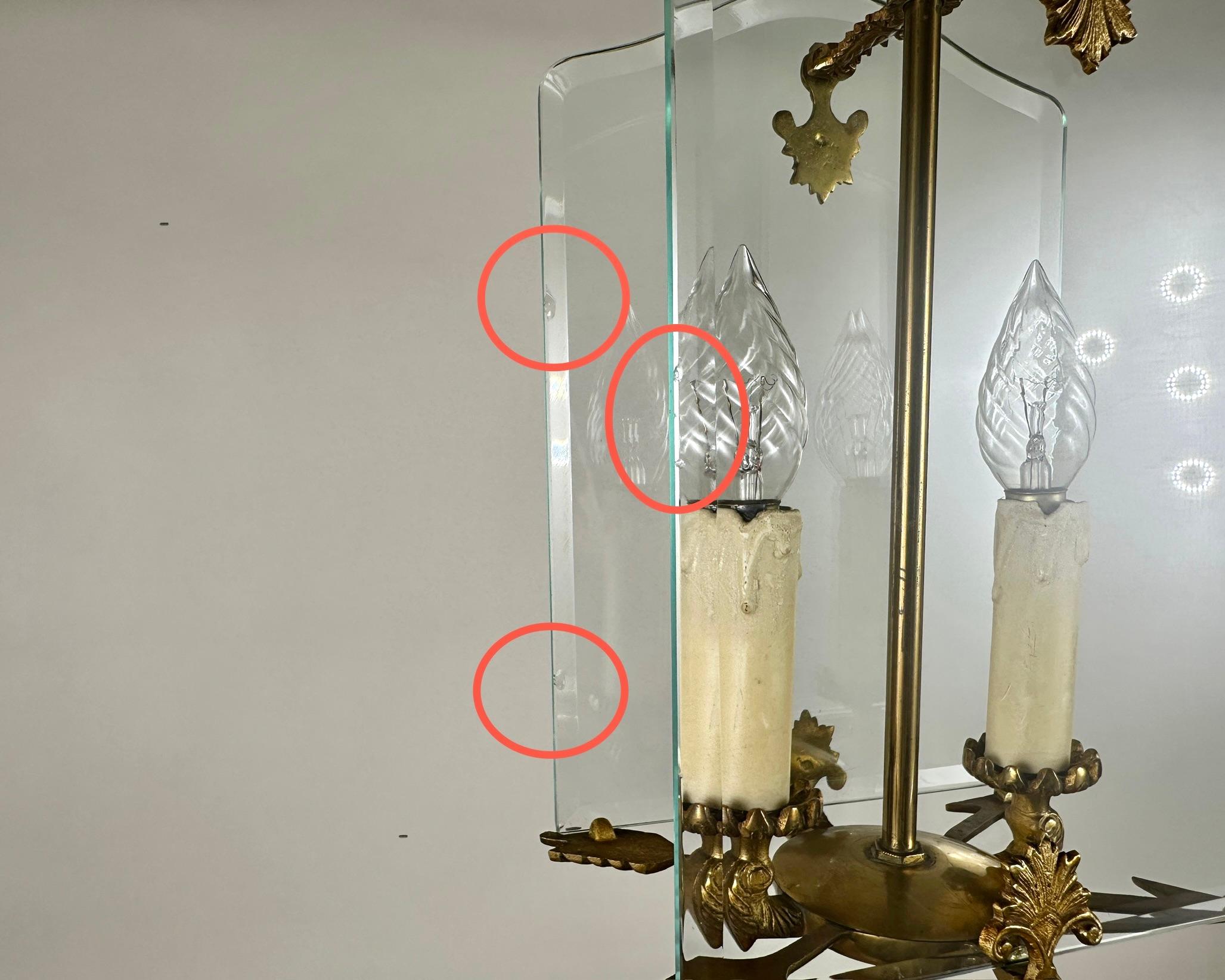 Bronzo Lampadario a lanterna in bronzo e vetro vintage  Lampada a sospensione per ingresso, Francia, anni '50 in vendita