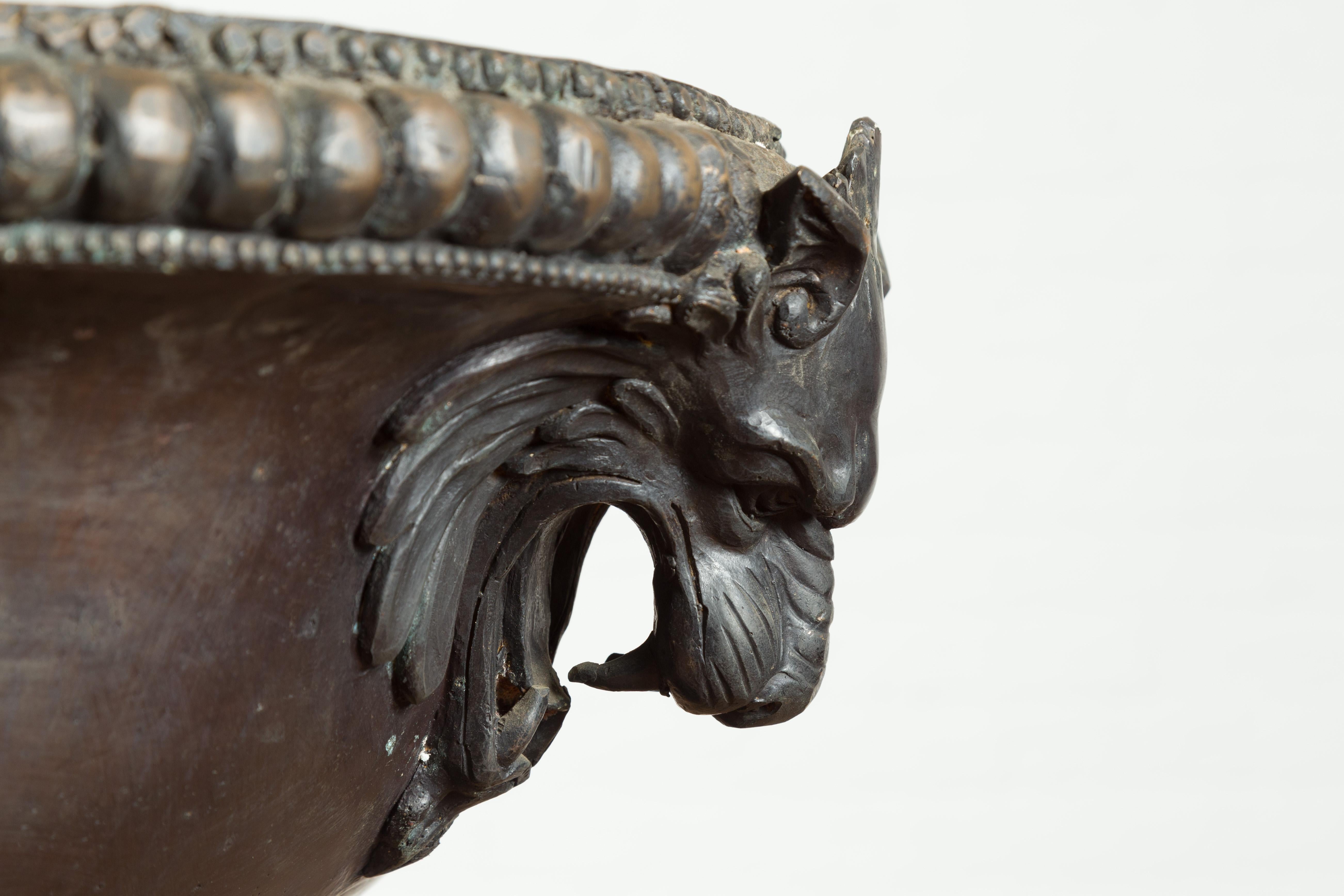 Allégorie de la jardinière d'été de style gréco-romain en bronze vintage avec patine foncée en vente 6