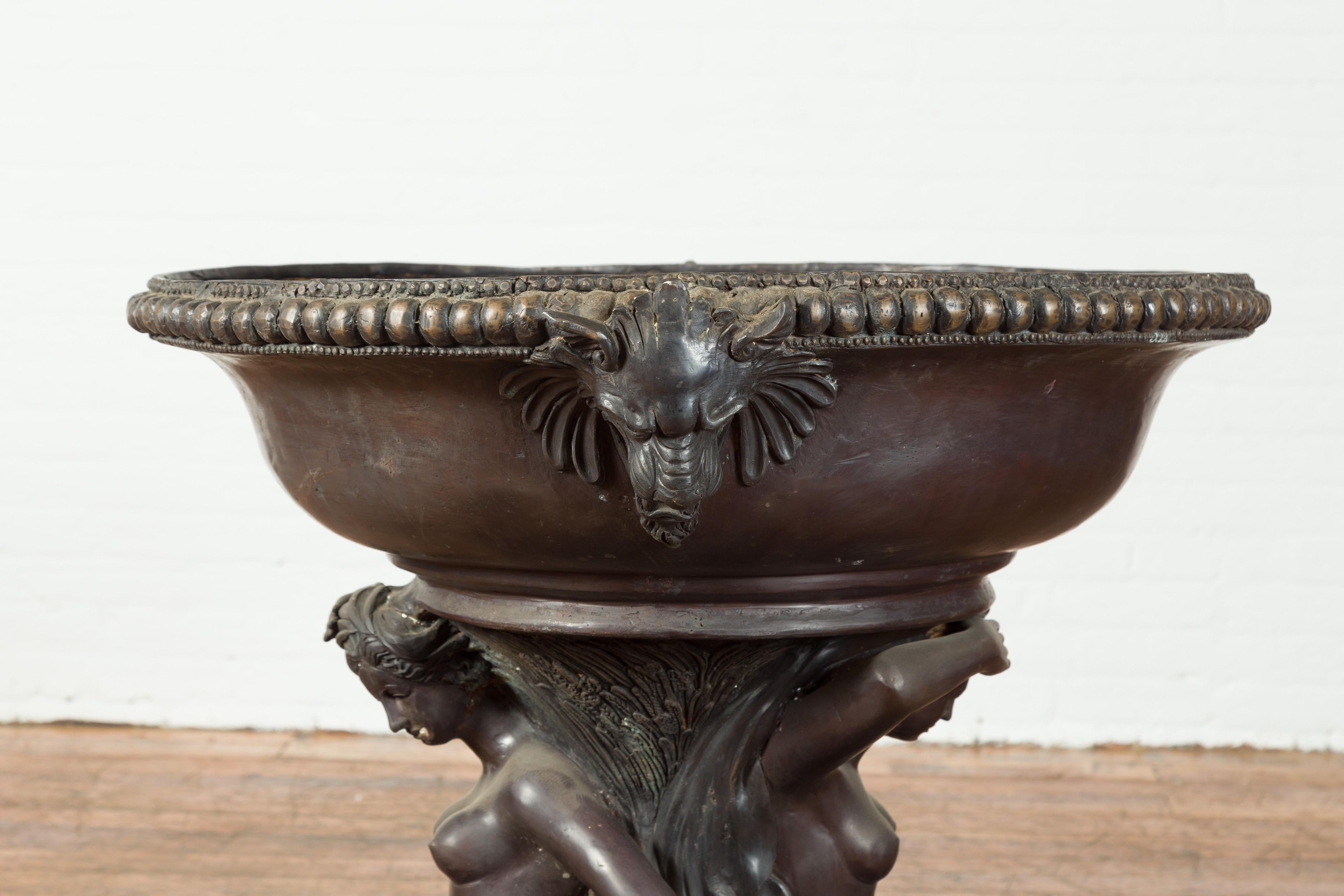 Gréco-romain Allégorie de la jardinière d'été de style gréco-romain en bronze vintage avec patine foncée en vente