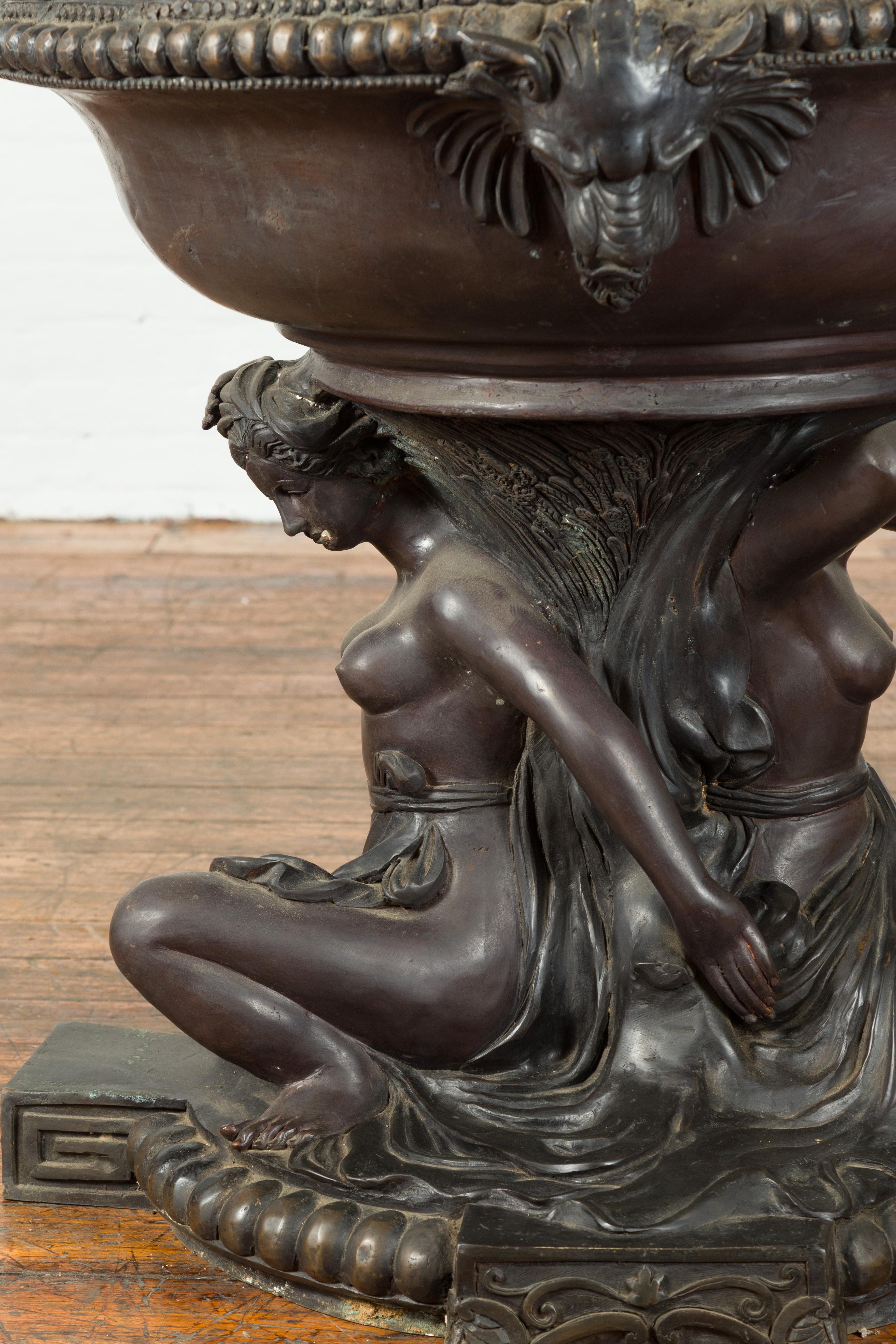 Allégorie de la jardinière d'été de style gréco-romain en bronze vintage avec patine foncée Bon état - En vente à Yonkers, NY