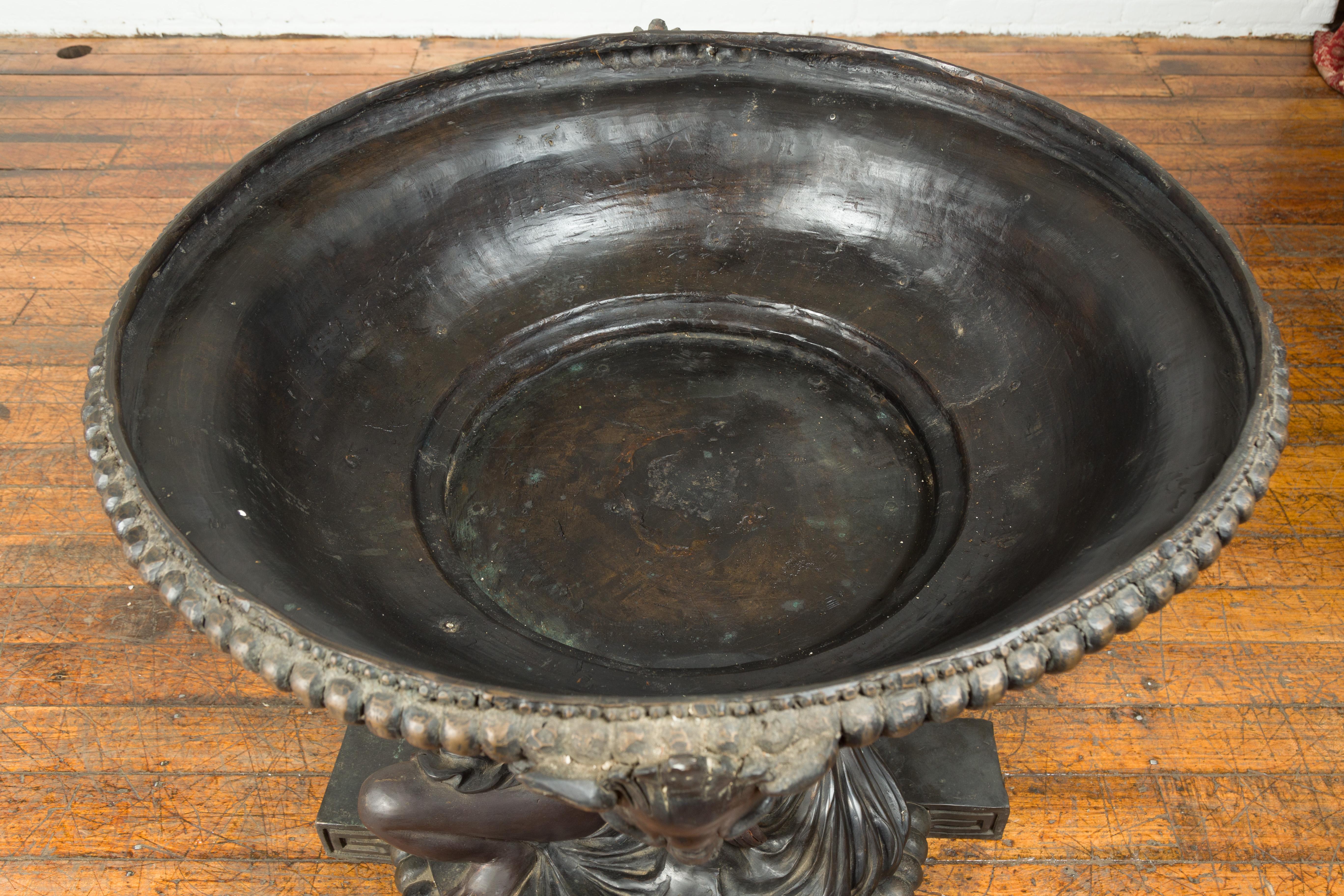 Allégorie de la jardinière d'été de style gréco-romain en bronze vintage avec patine foncée en vente 1