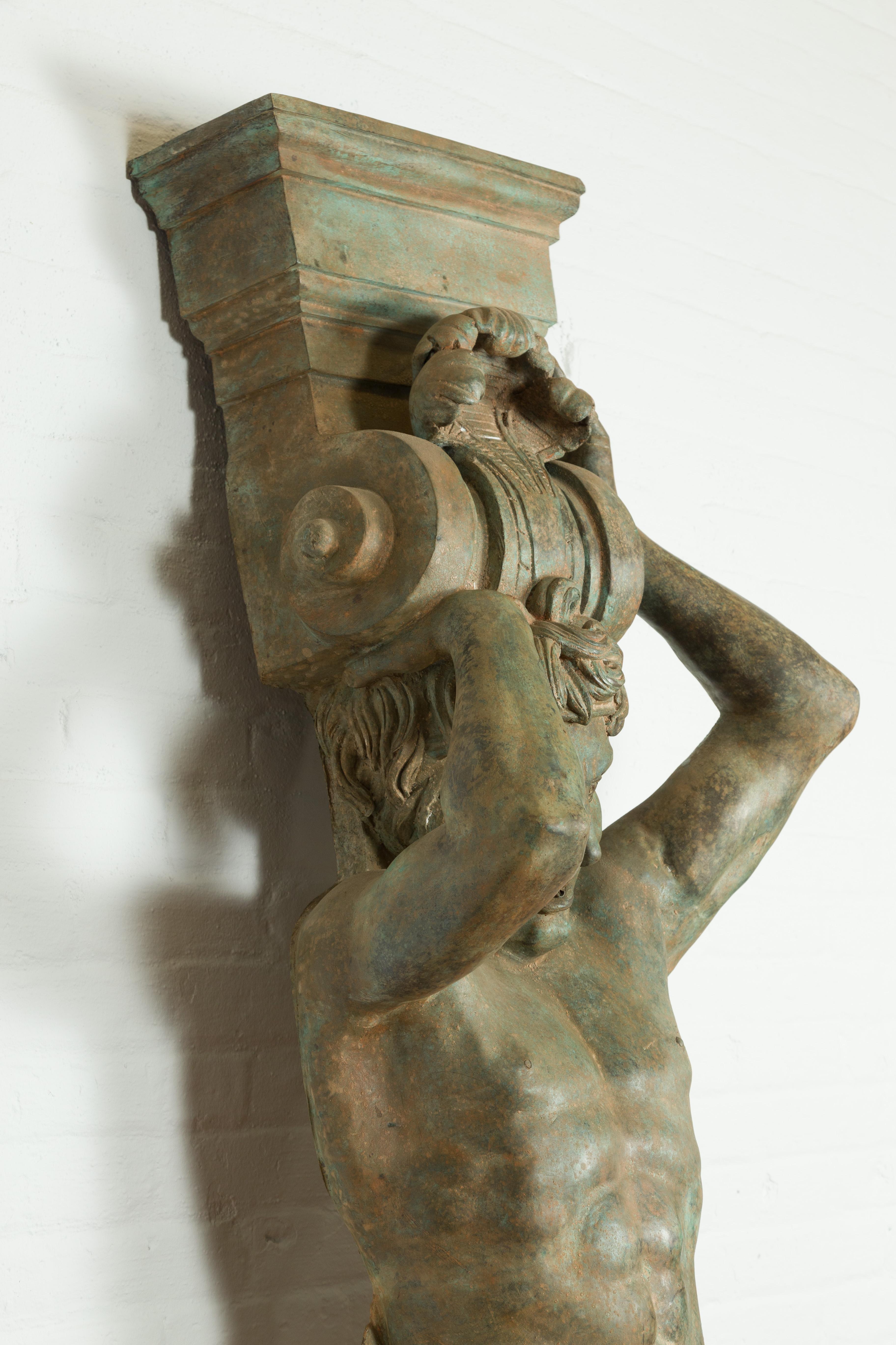 Fontaine ancienne en bronze de style gréco-romain Telamon Term avec patine vert-de-gris en vente 3