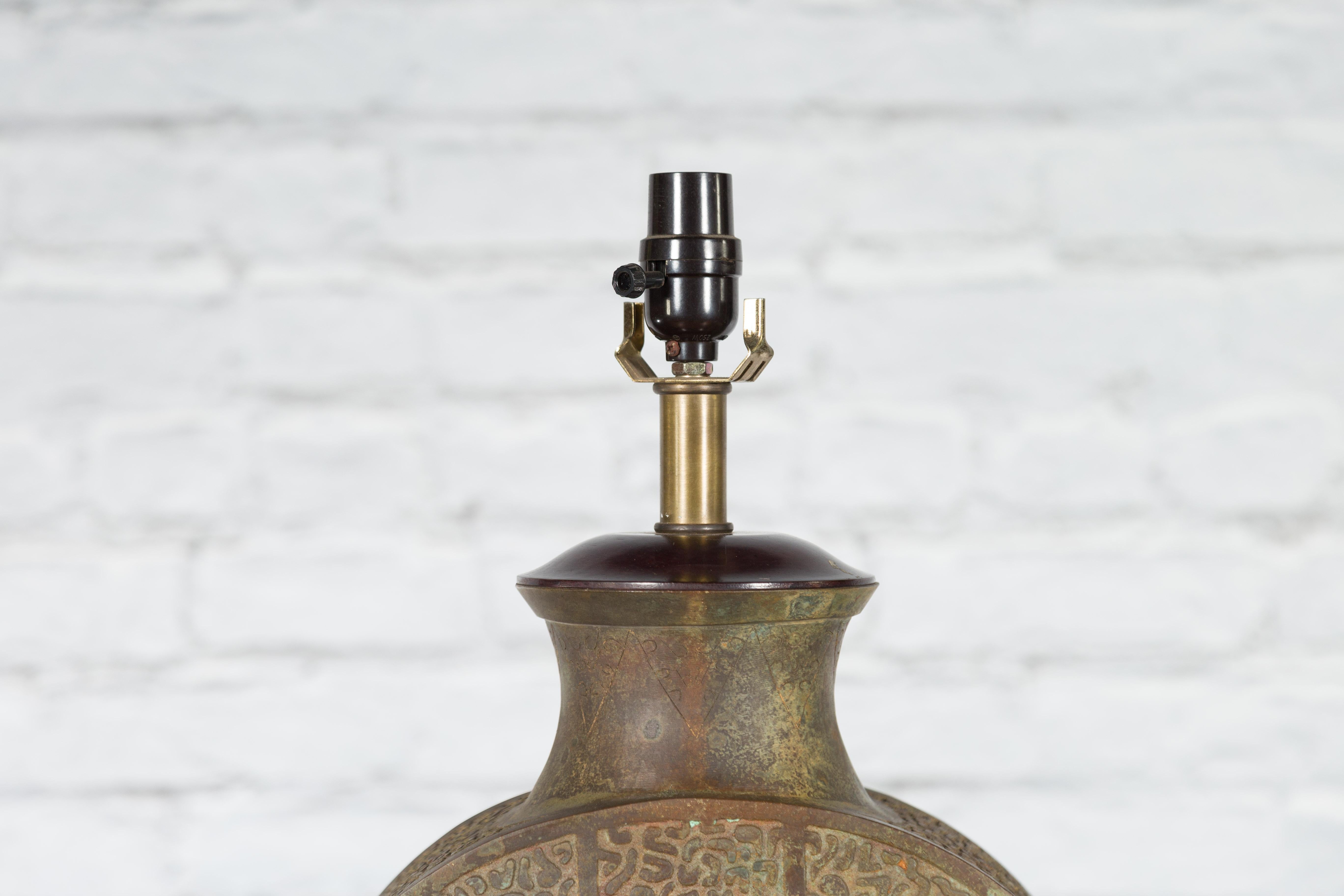 20th Century Vintage Bronze Han Style Table Lamp Wired for the Us on Wooden Base For Sale