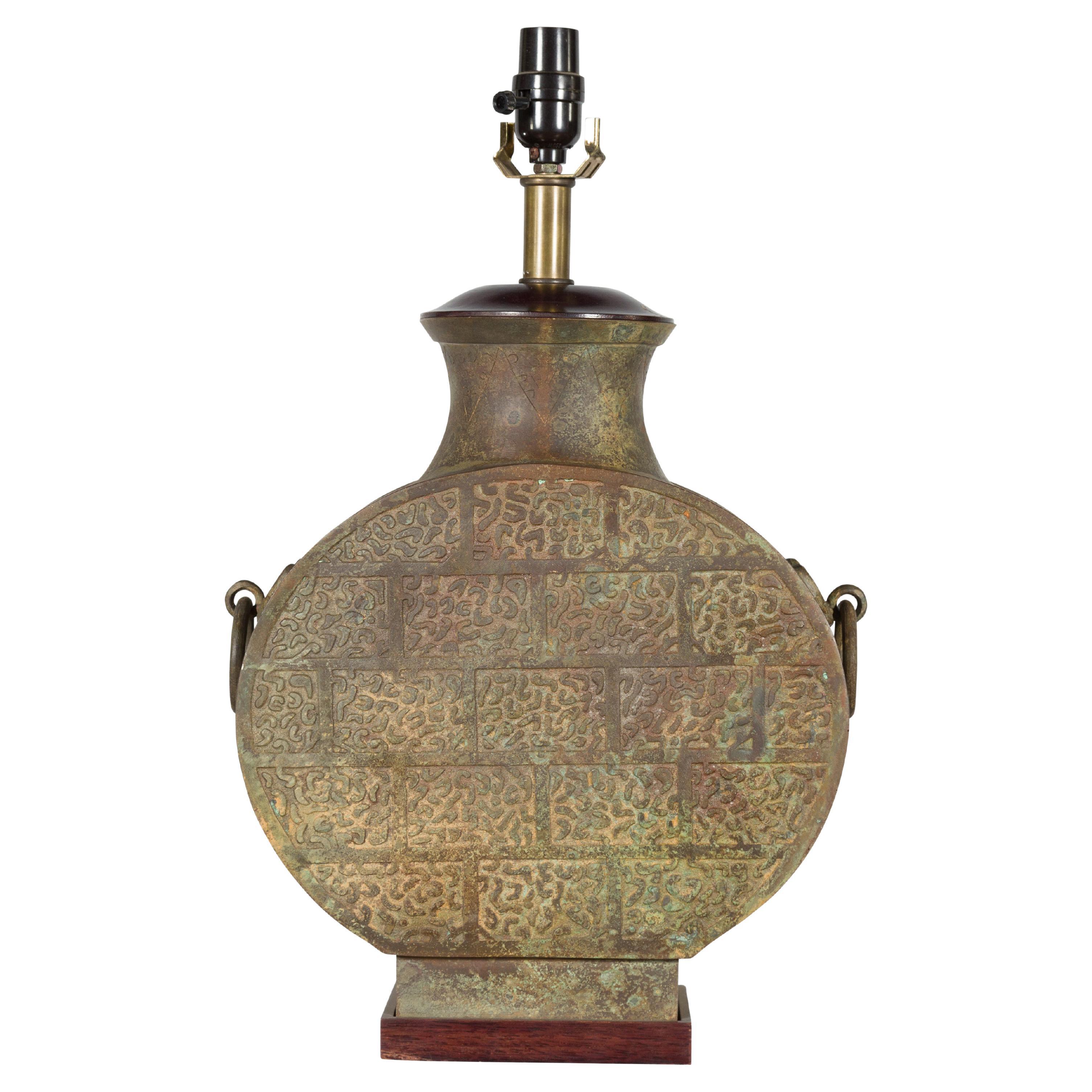 Vintage Bronze Han Stil Tischlampe verdrahtet fr die USA auf hlzernen Basis