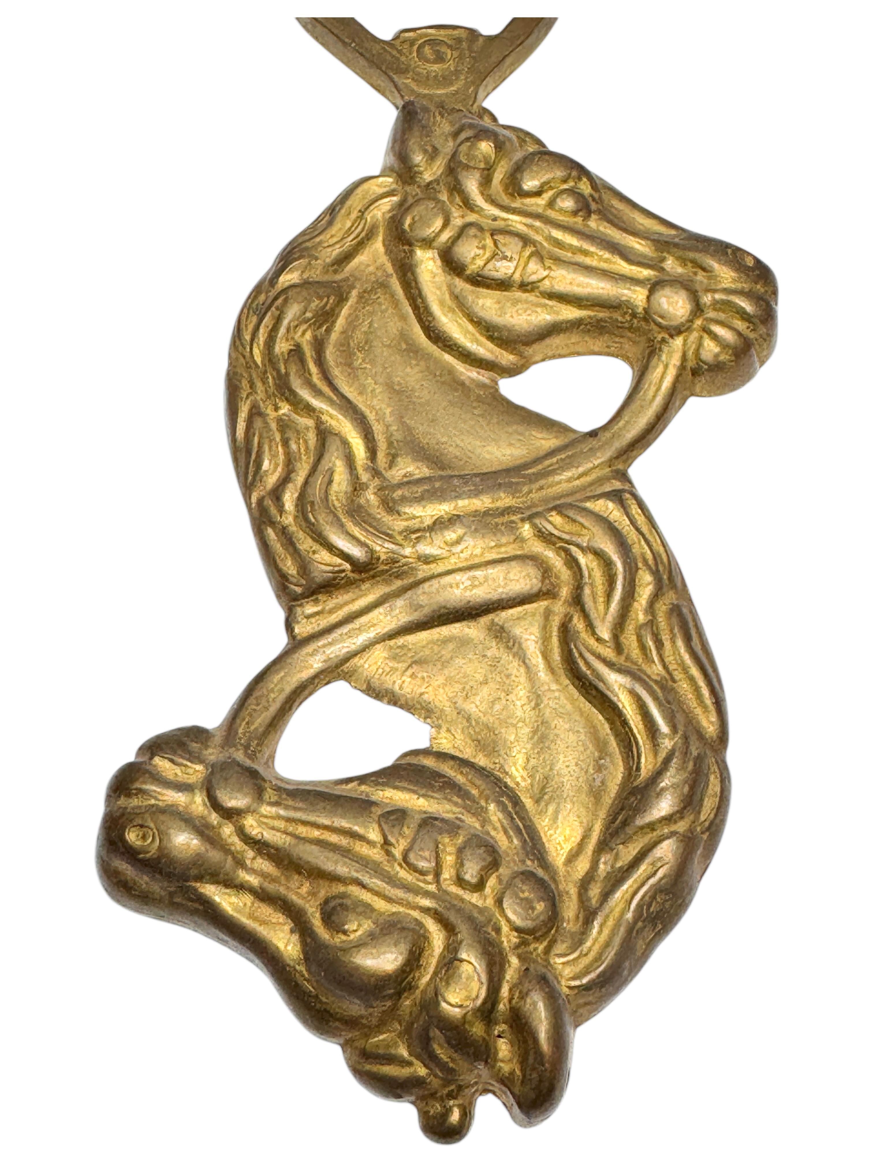 Décapsuleur classique du début des années 1960, moderne et du milieu du siècle. Jolie addition à votre chambre ou simplement pour l'utilisation de votre bar ou chariot de bar. Trouvé dans une vente de succession à Nuremberg, Allemagne.