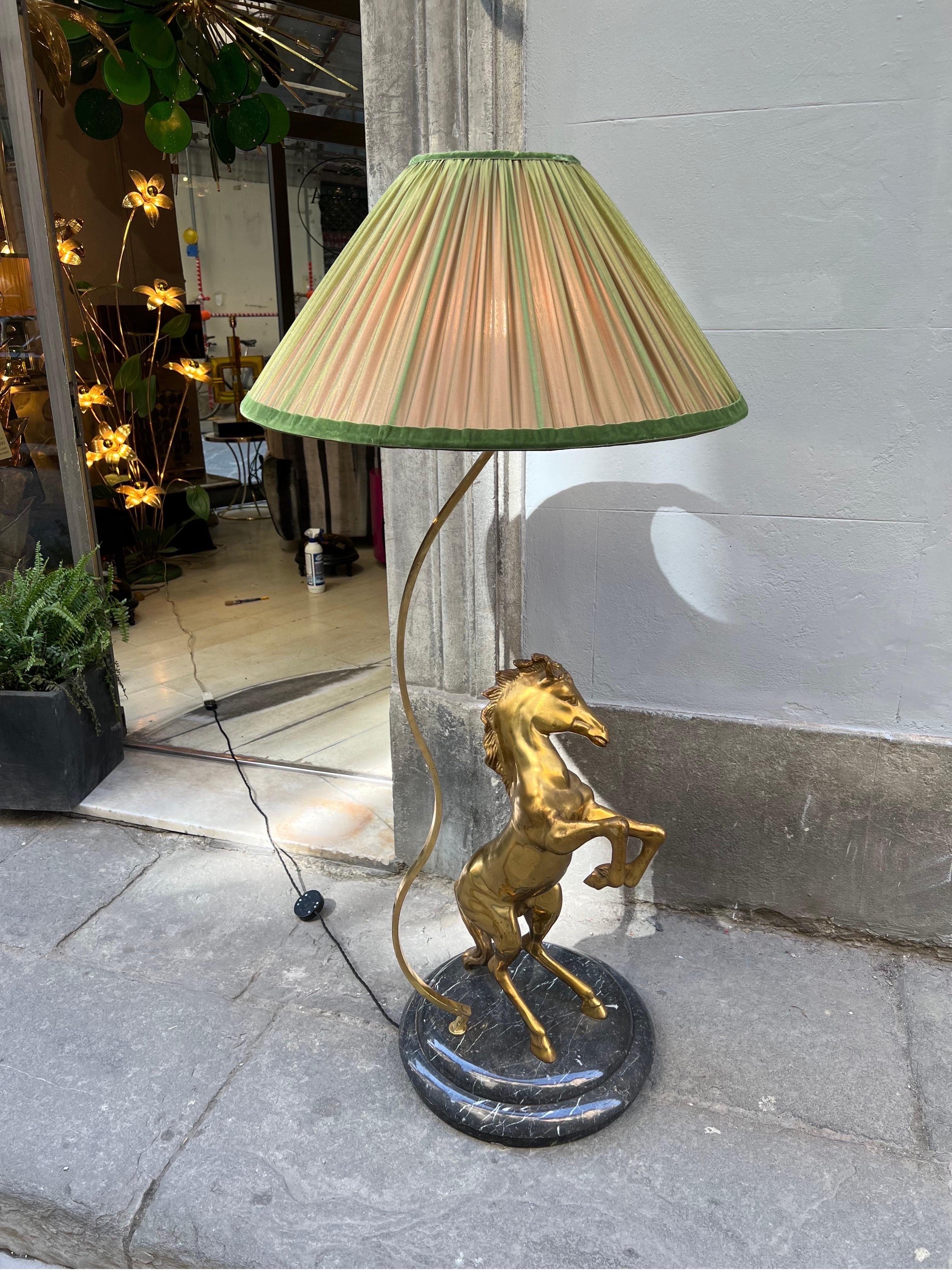 Vintage Bronze Horse Floor Lamp with Round Marble Base, 1970s In Good Condition In Florence, IT