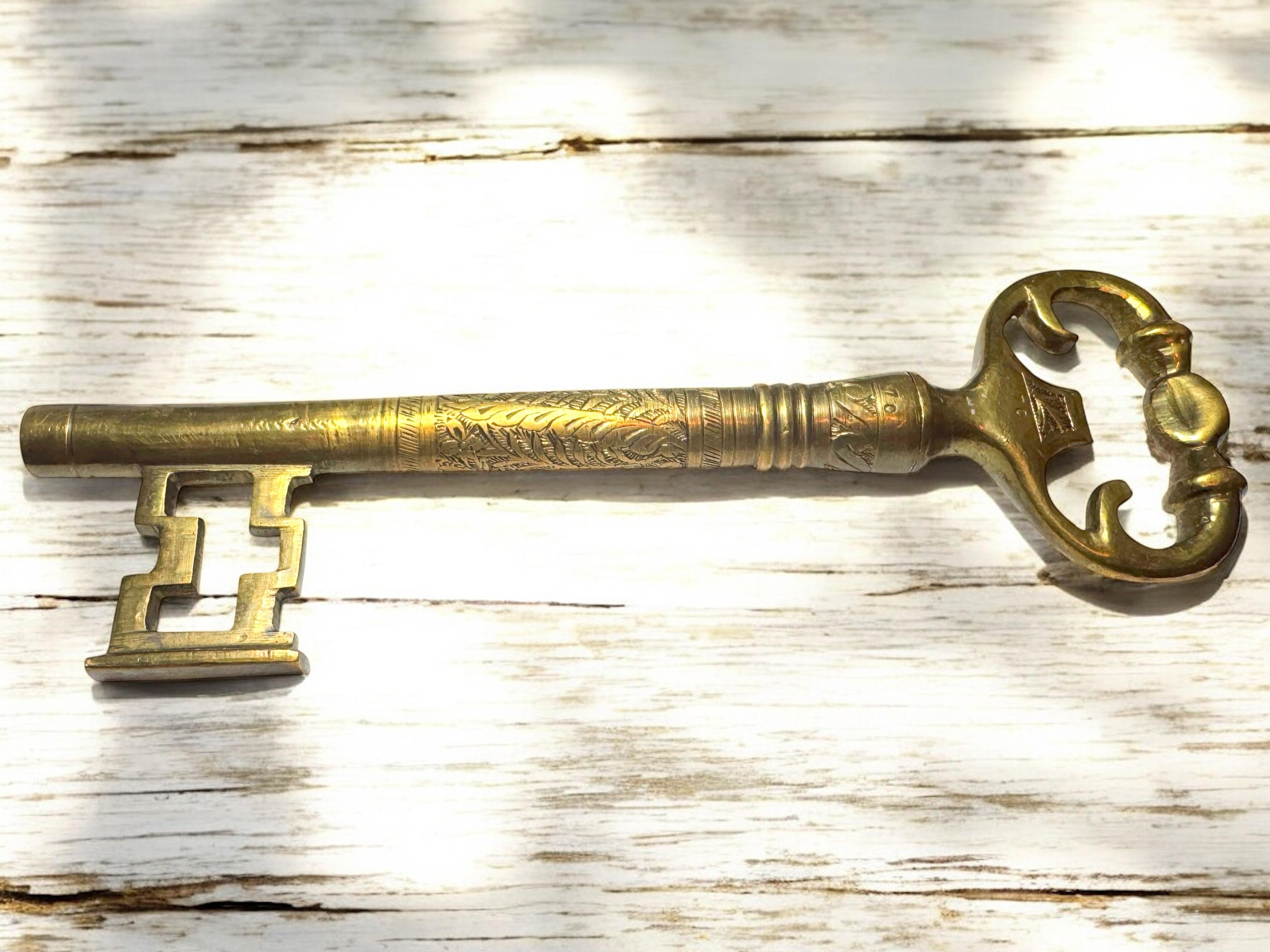 Vintage Bronze Clé Tire-bouchon et Décapsuleur Métal Breweriana Barware, France en vente 10