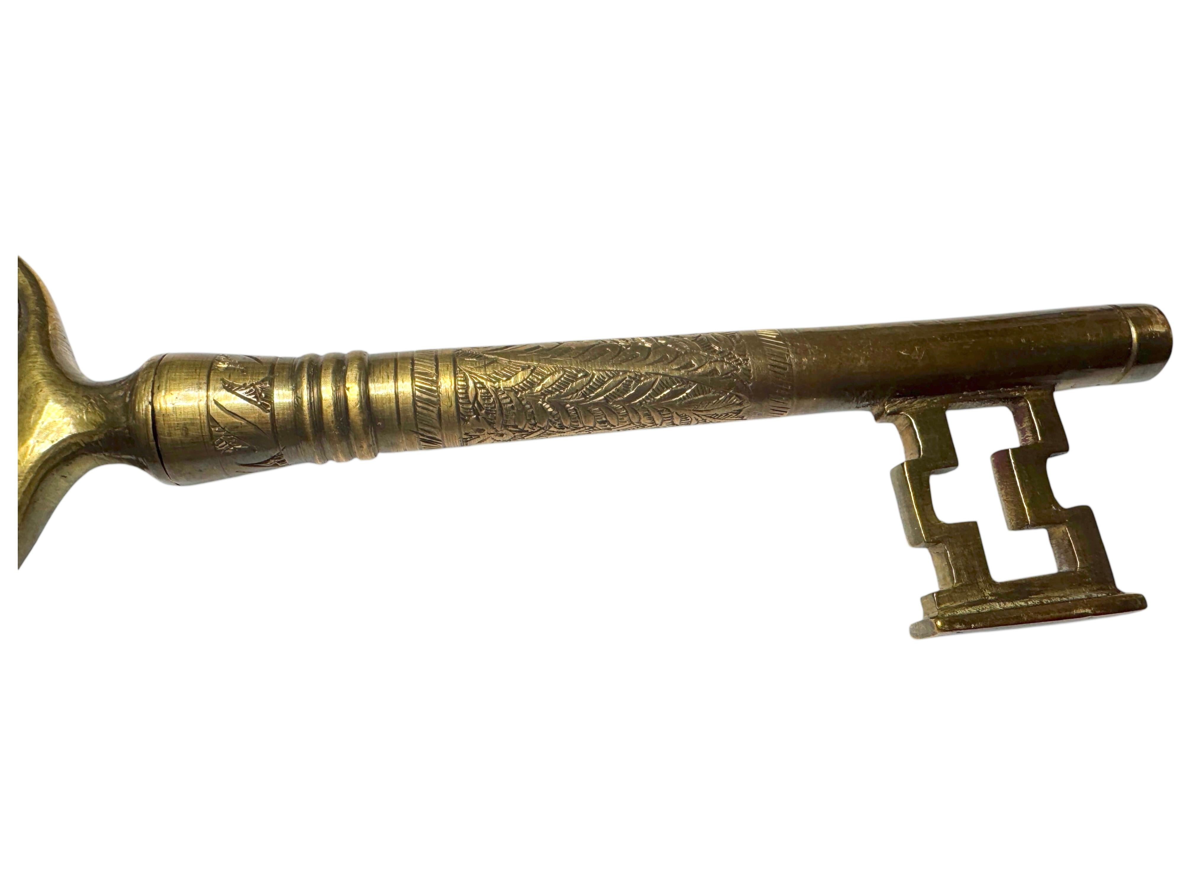 Vintage Bronze Clé Tire-bouchon et Décapsuleur Métal Breweriana Barware, France en vente 1
