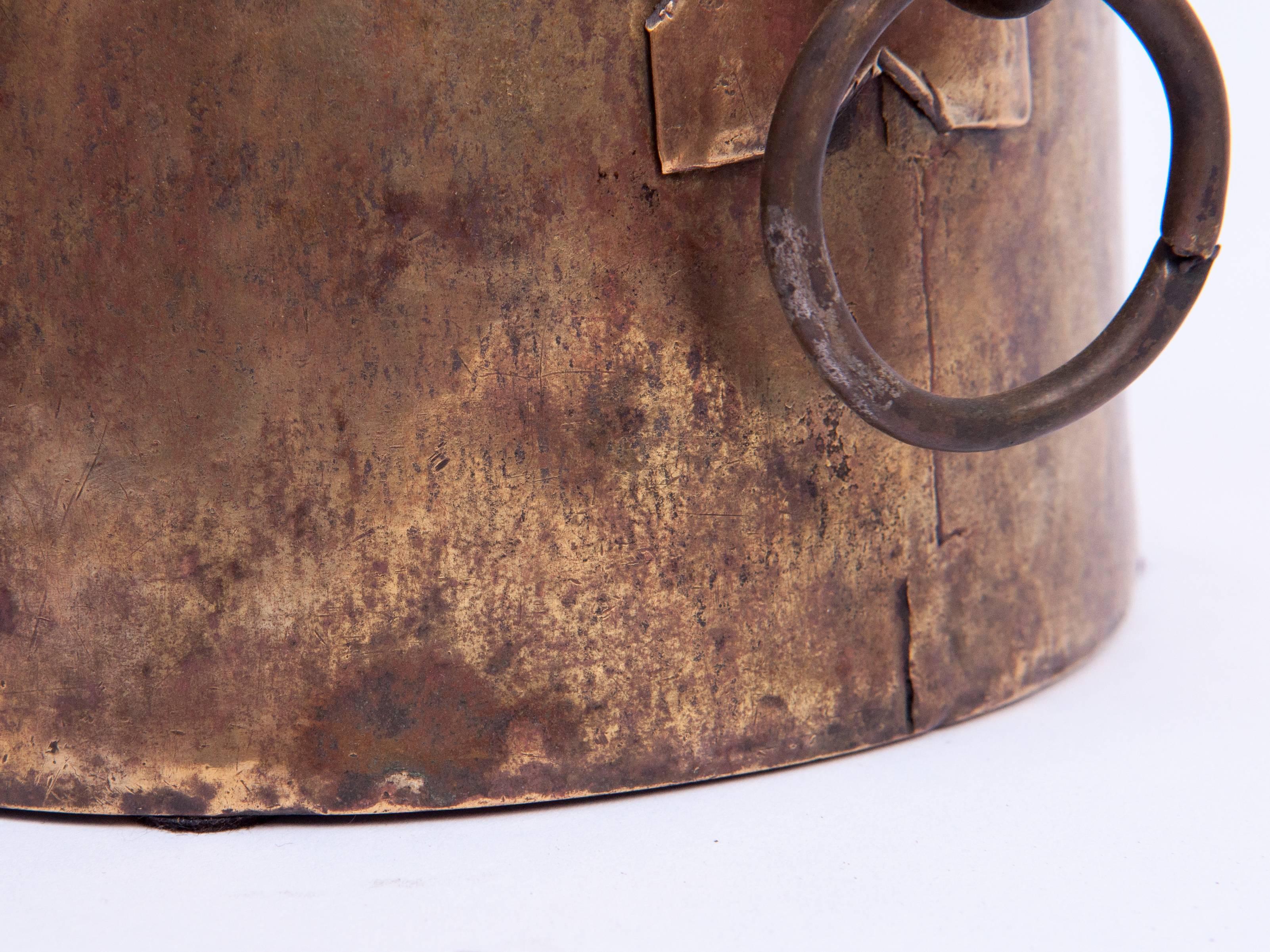 Artisanat Vieux pot à mesurer en bronze du Népal:: début du 20ème siècle