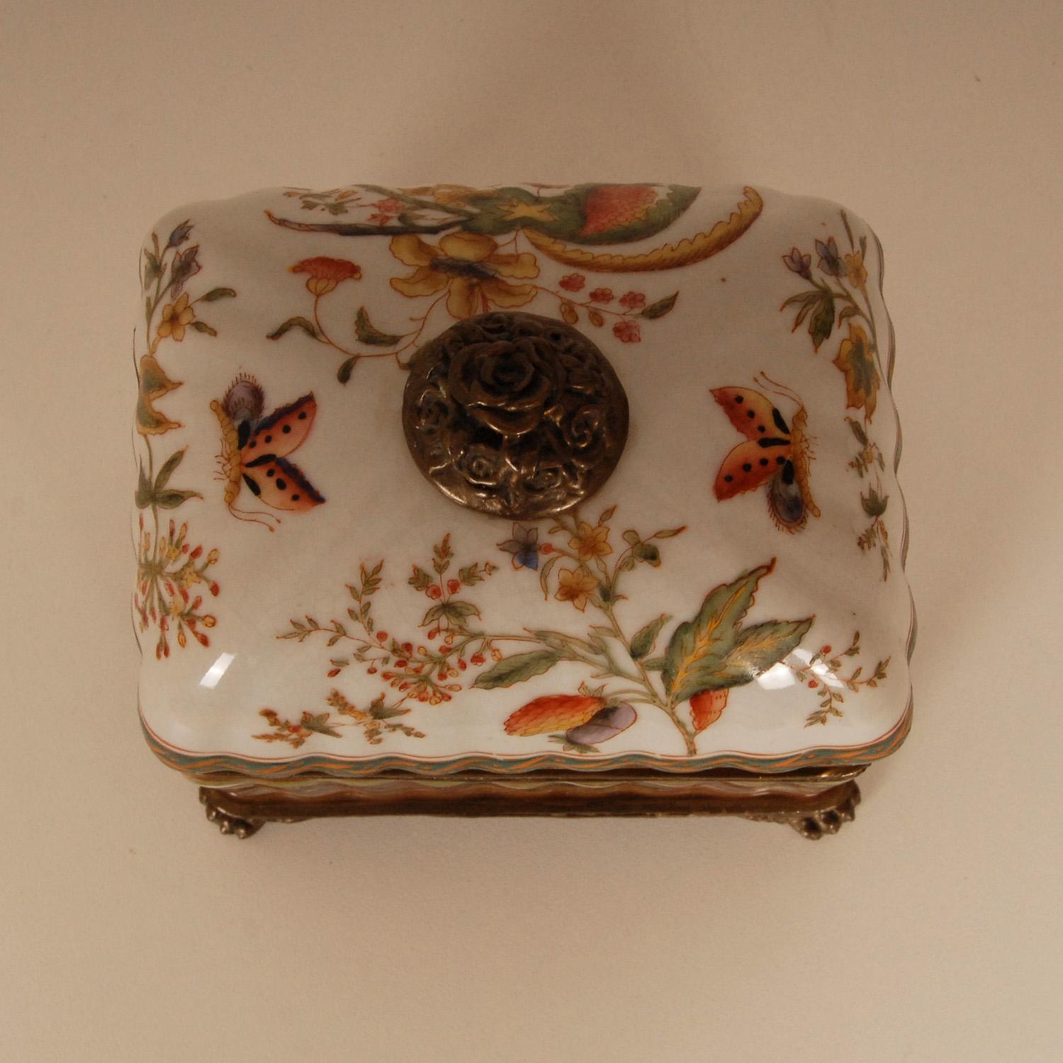 Vintage bronze mounted porcelain box hand painted butterflies and floral decor For Sale 3