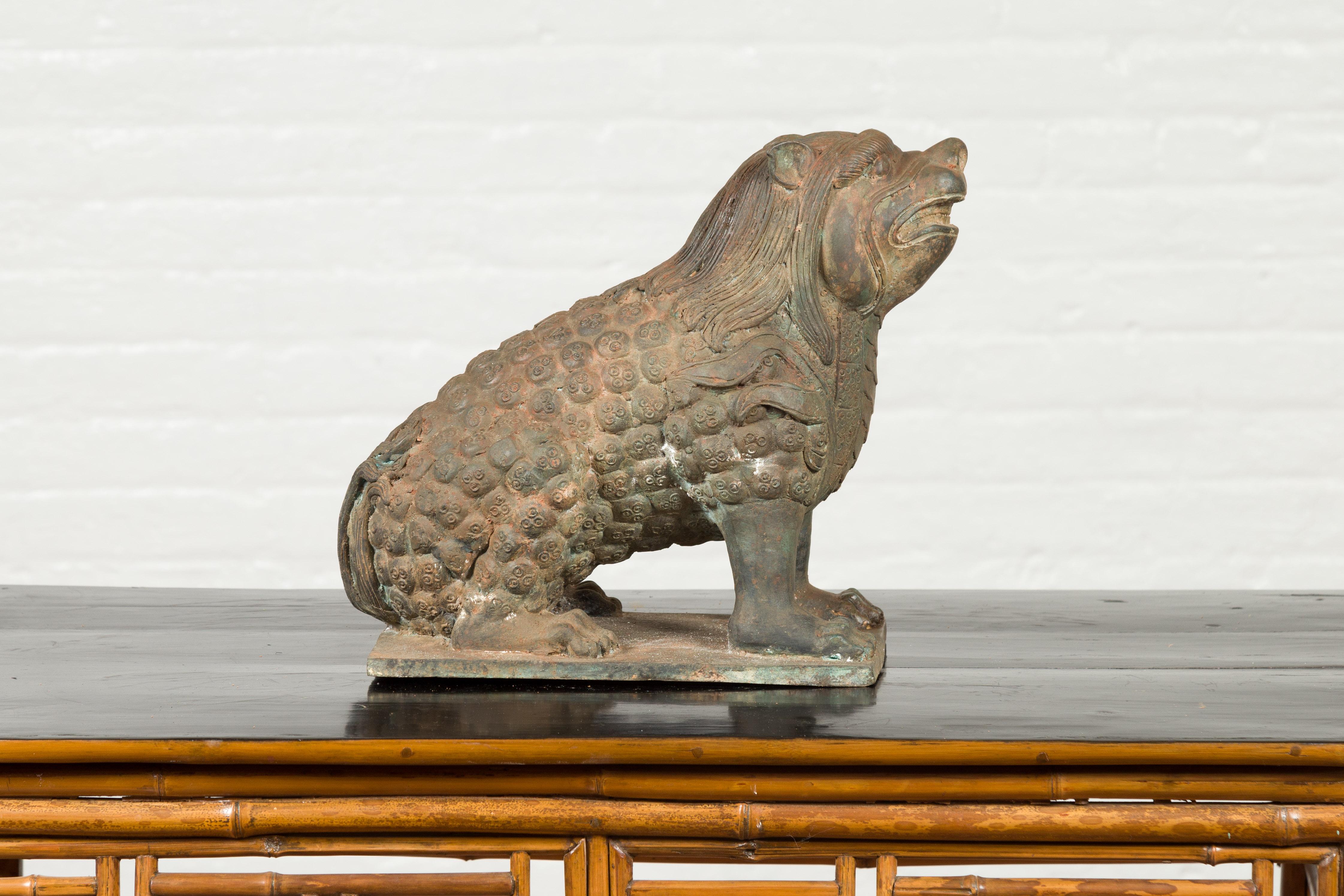 Sculpture mythique d'animal en bronze vintage sur socle rectangulaire en vente 5