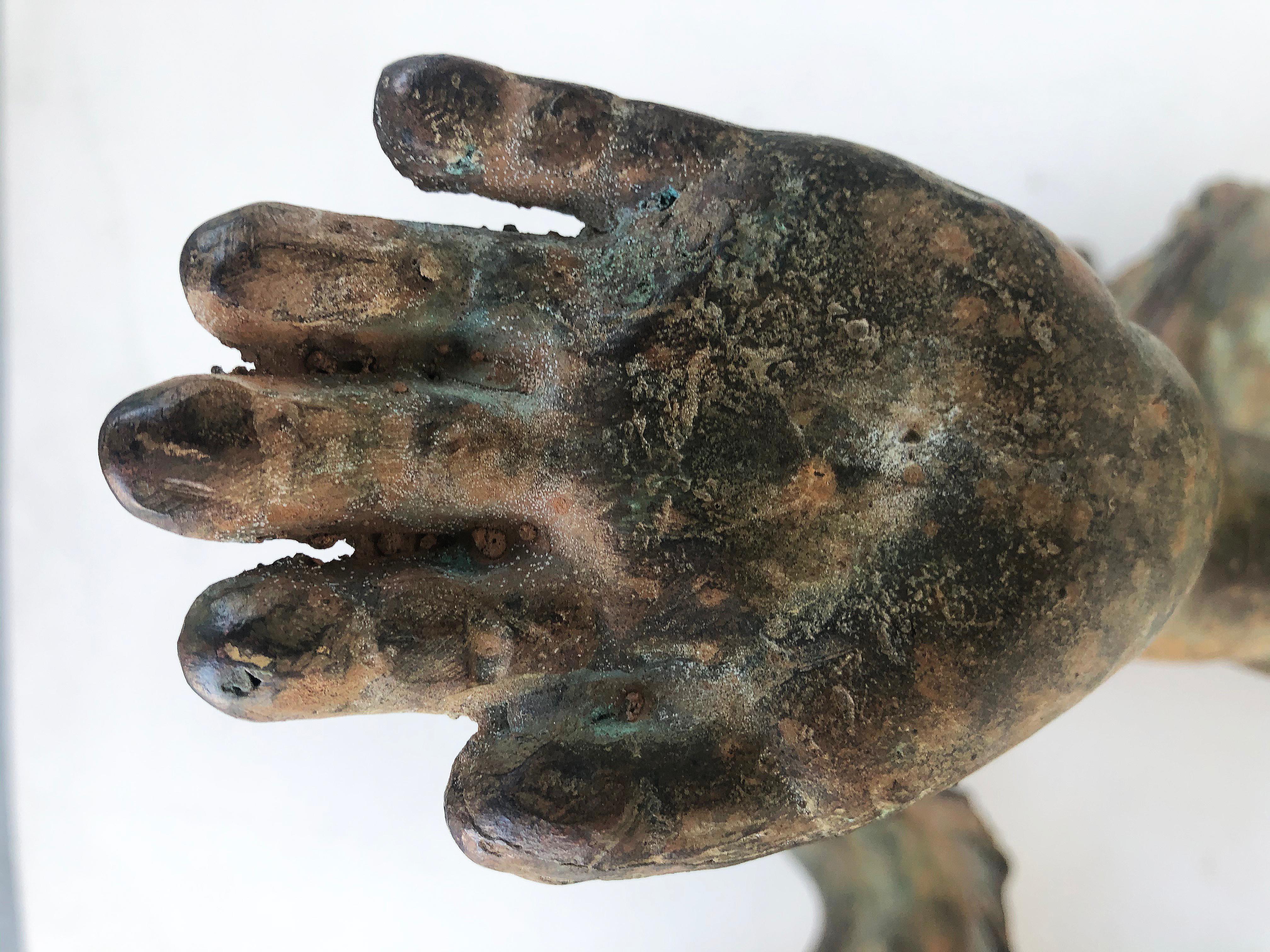 Mythischer Cherub-Kreationen-Couchtisch aus Bronze mit Glasplatte im Angebot 6