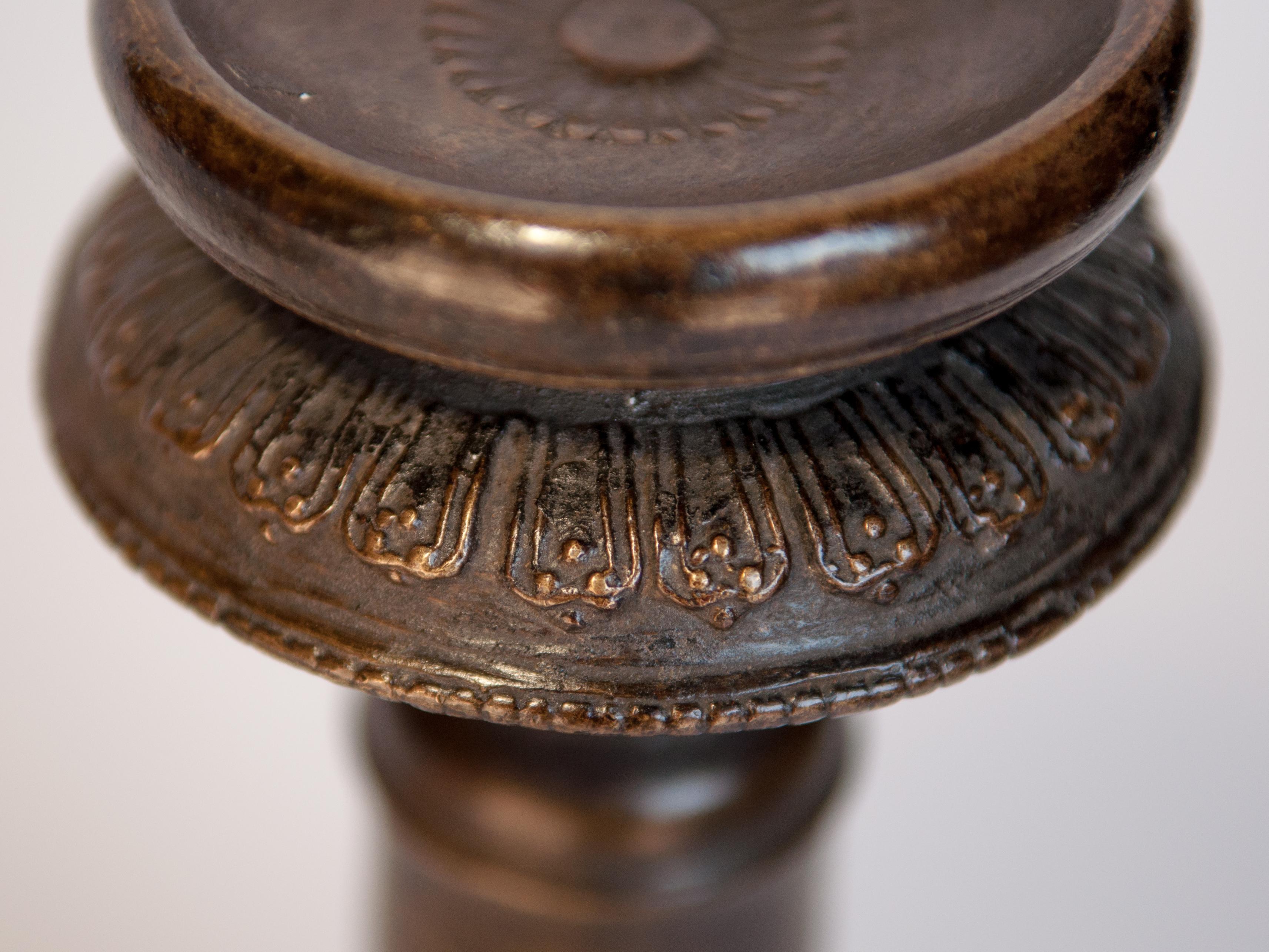Vintage Bronze Oil Lamp, Newar of Kathmandu Valley, Nepal, Mid-20th Century 2