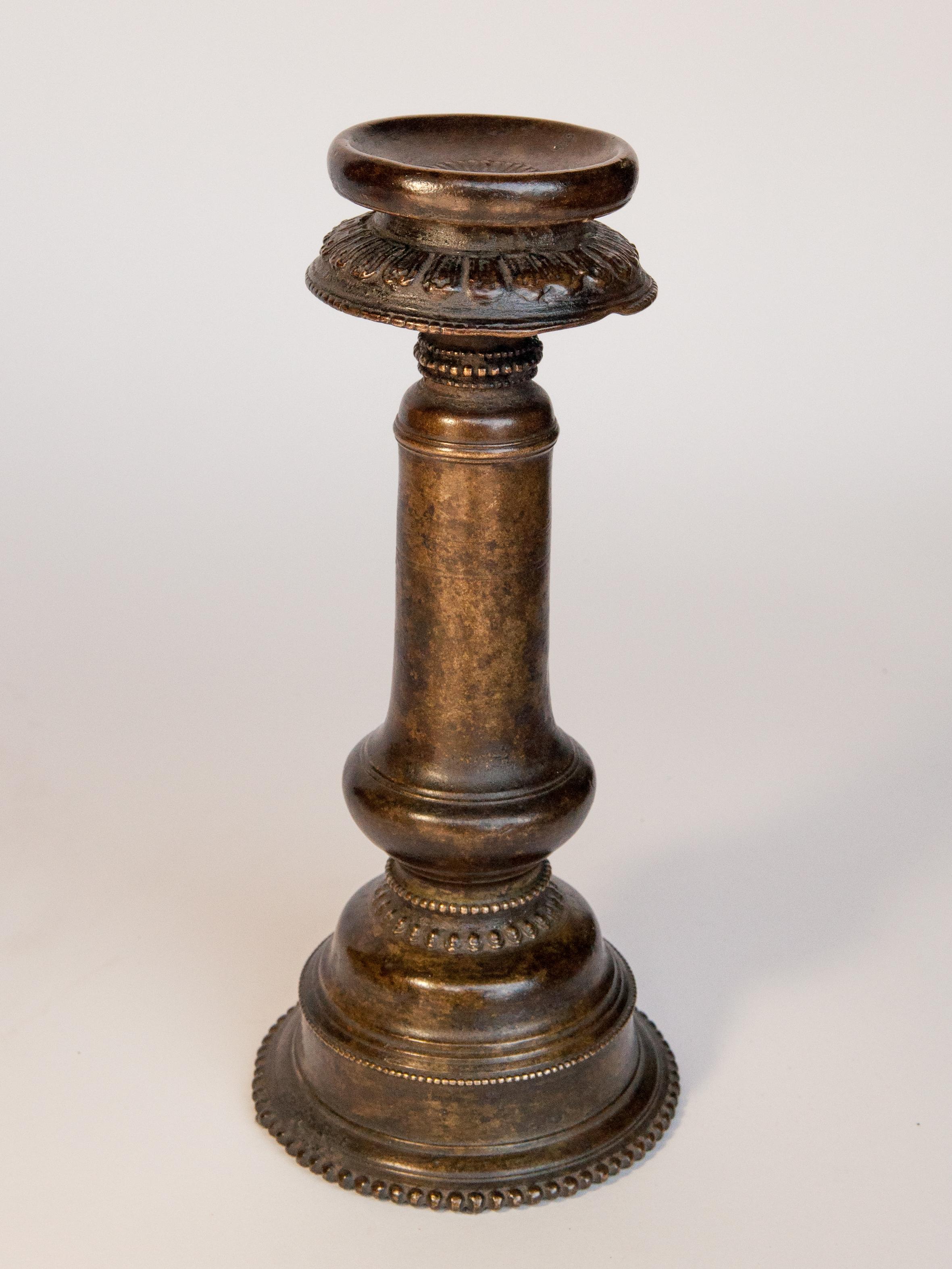 Vintage Bronze Oil Lamp, Newar of Kathmandu Valley, Nepal, Mid-20th Century 7